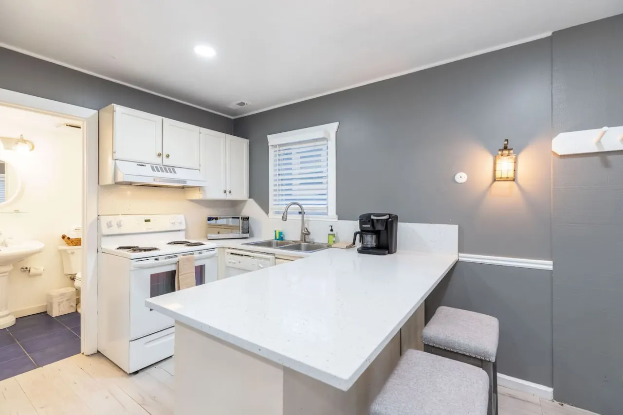 Perfect PC Location - Walk to Ski Lift & Main St 7
