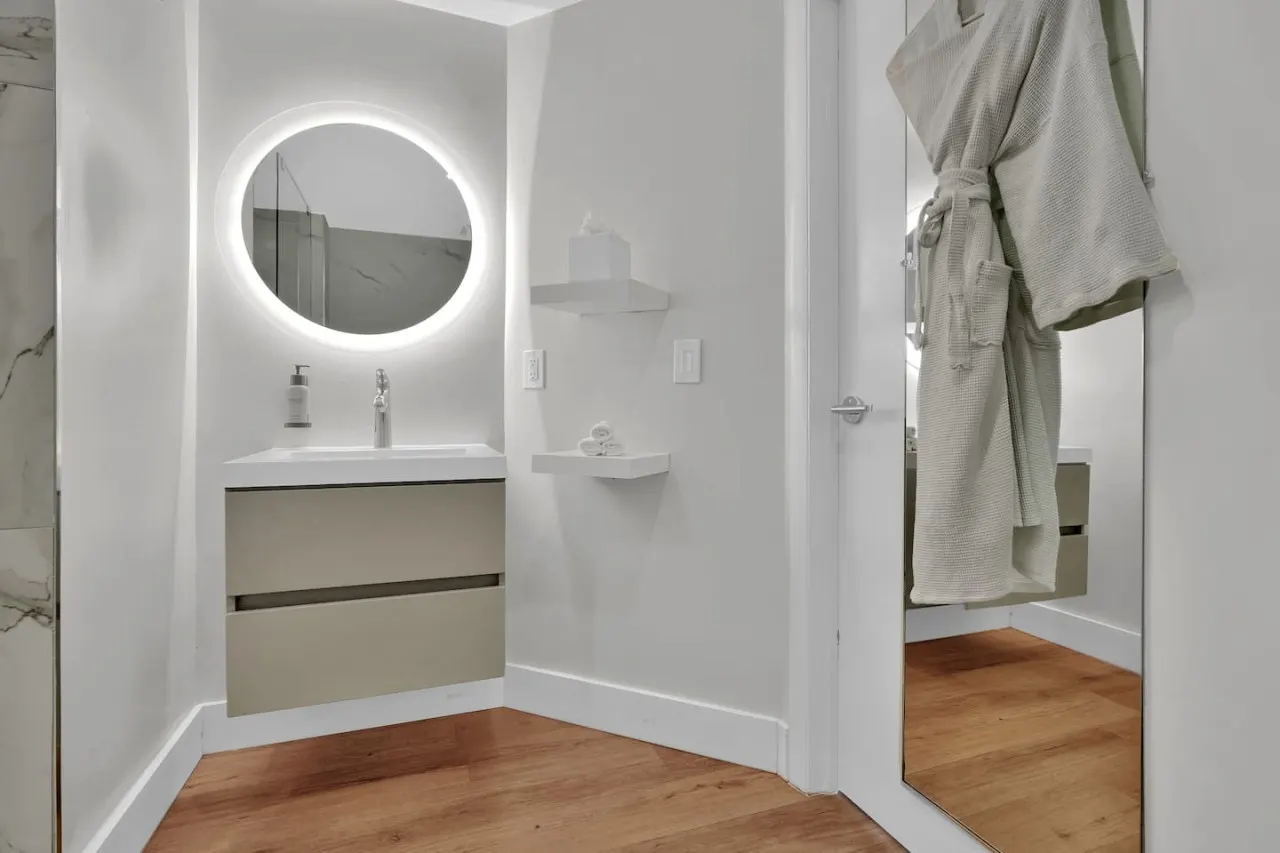 SF Unique Delight in the Heart of Grove 8
