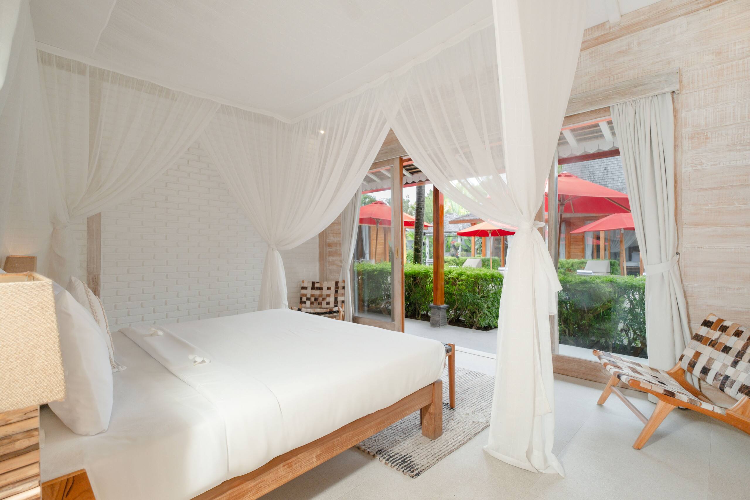 LUXE 4BR Villa near Canggu • Pool & FREE Breakfast — photo 4