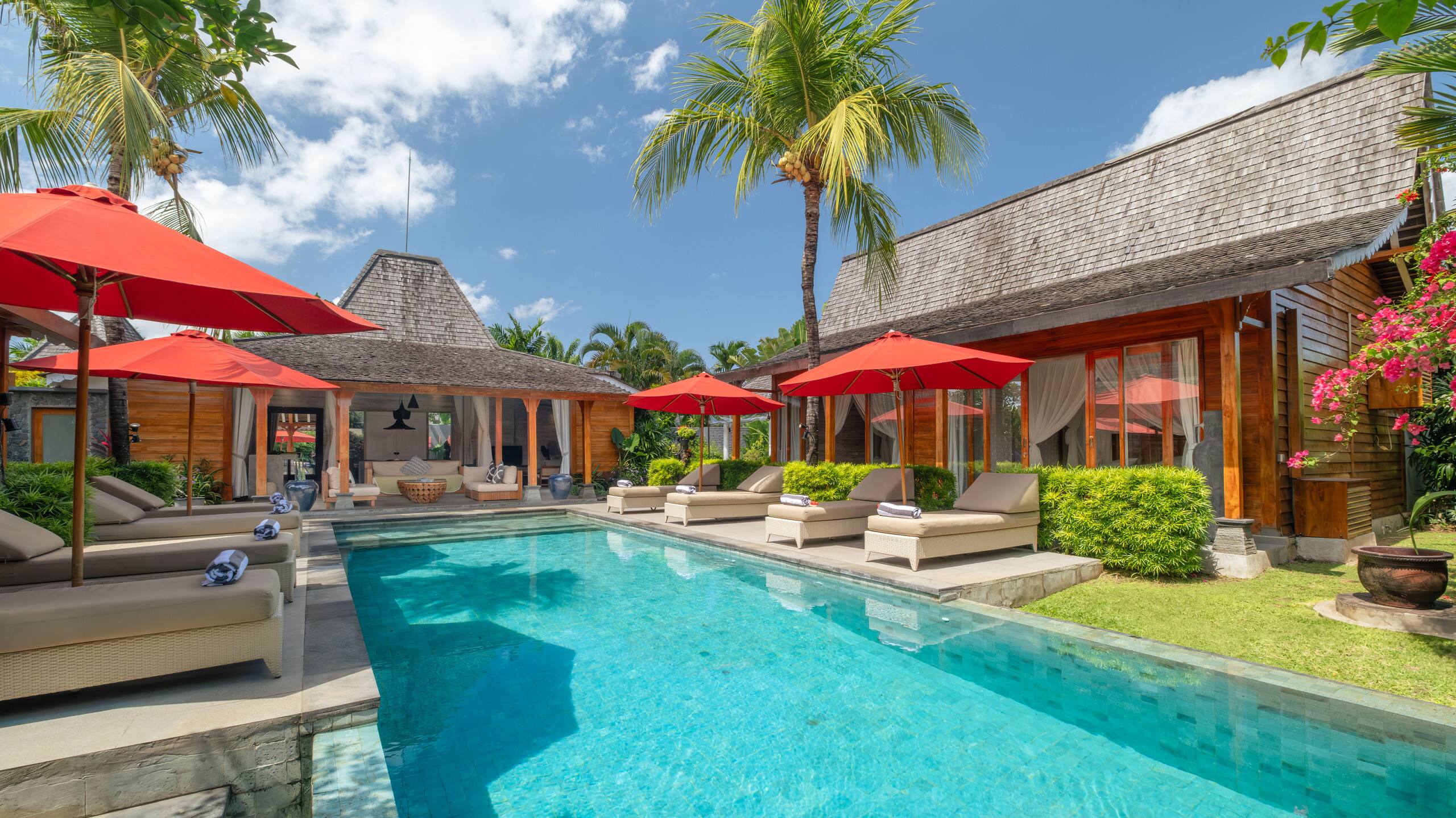 LUXE 4BR Villa near Canggu • Pool & FREE Breakfast
