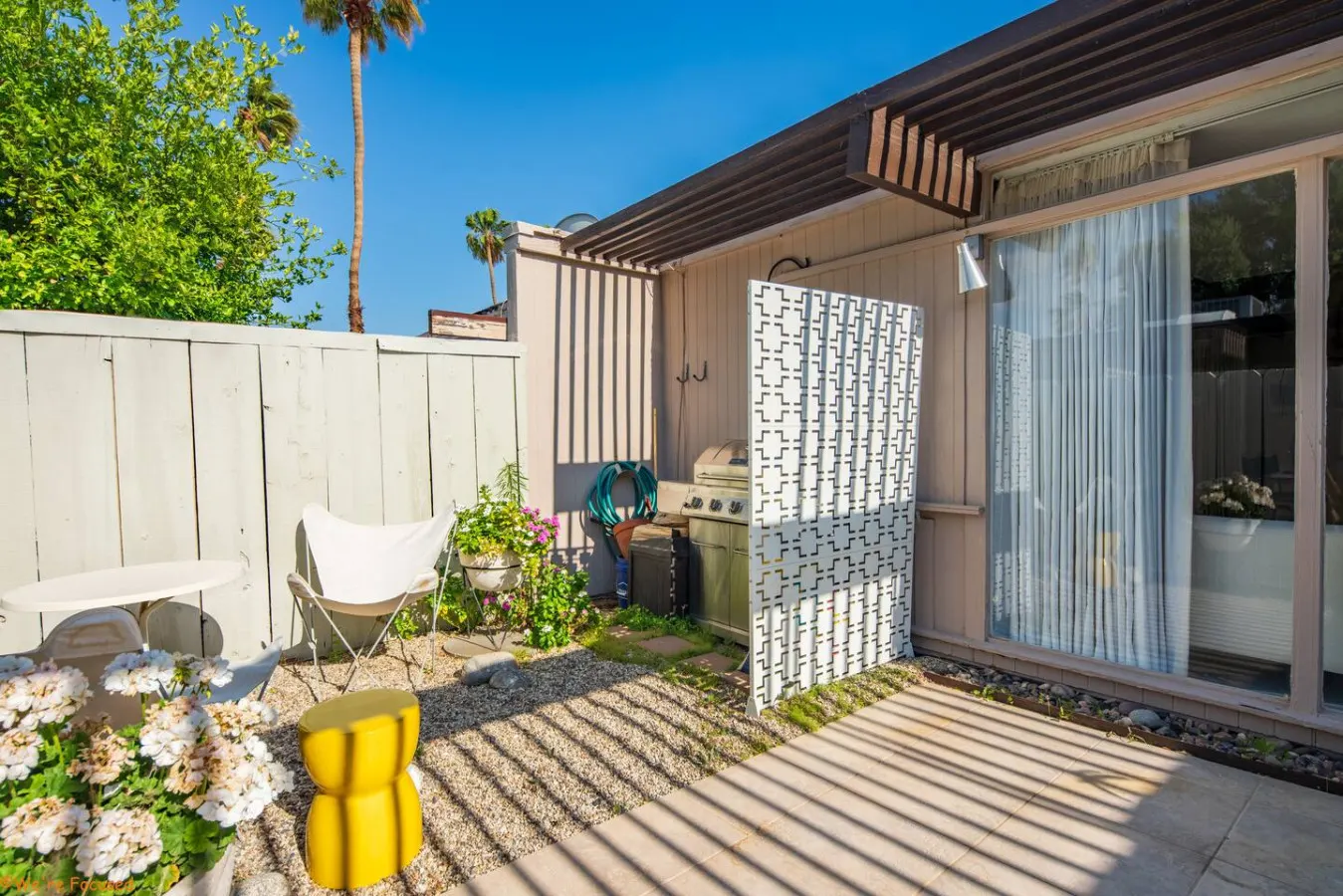 Stunning Mid-Century Modern 2B2B 19
