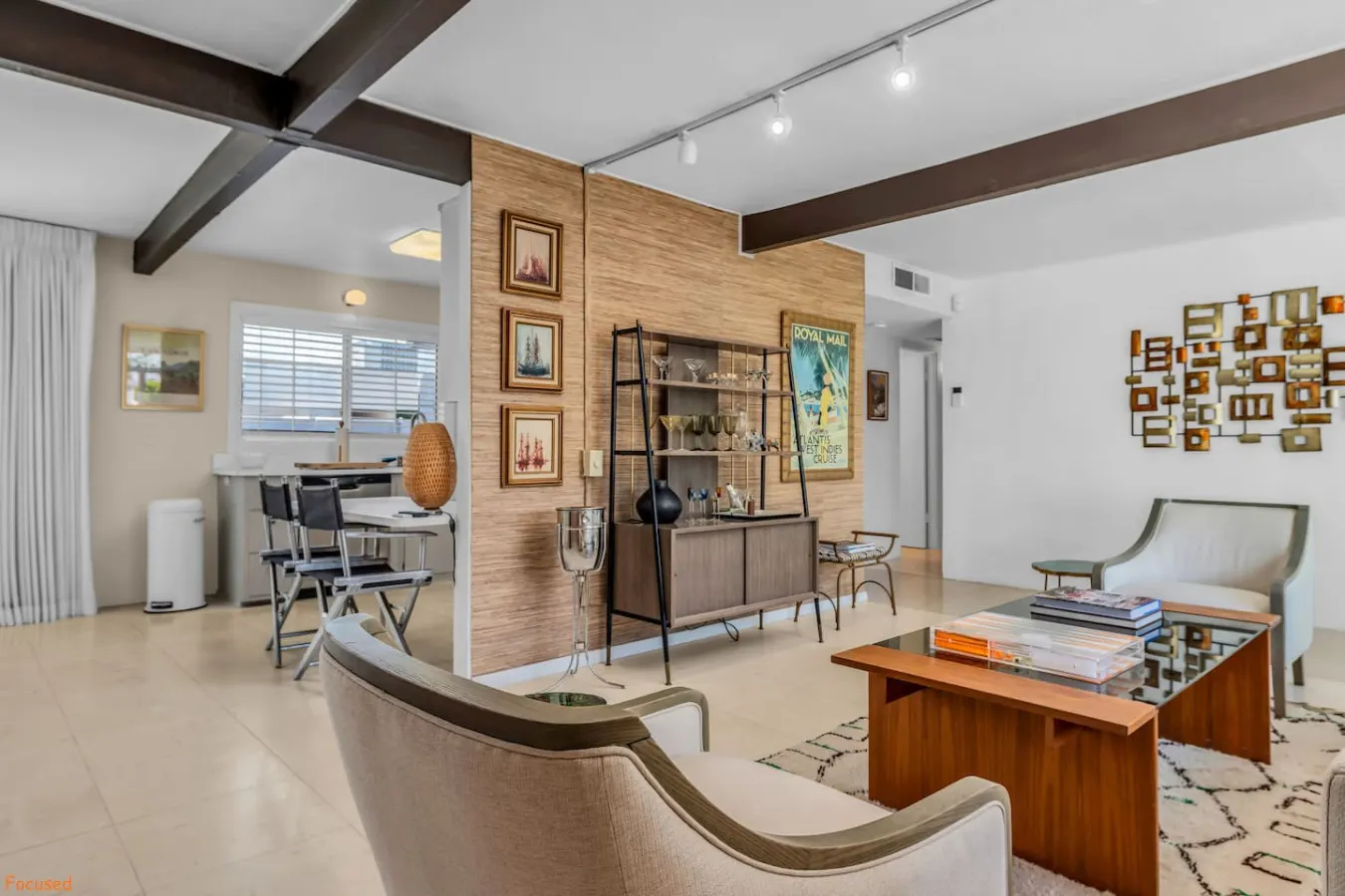 Stunning Mid-Century Modern 2B2B — photo 4