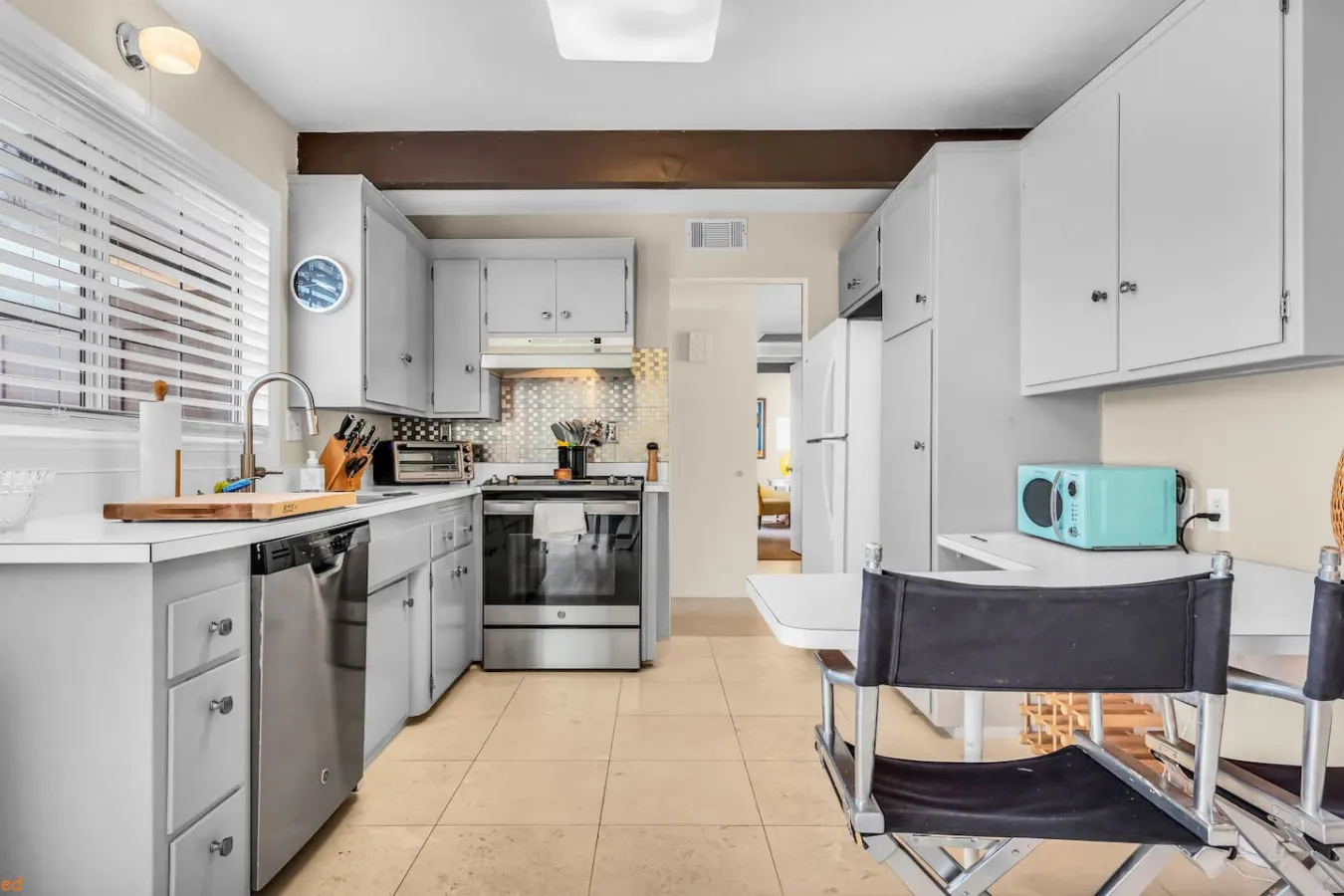 Stunning Mid-Century Modern 2B2B — photo 5