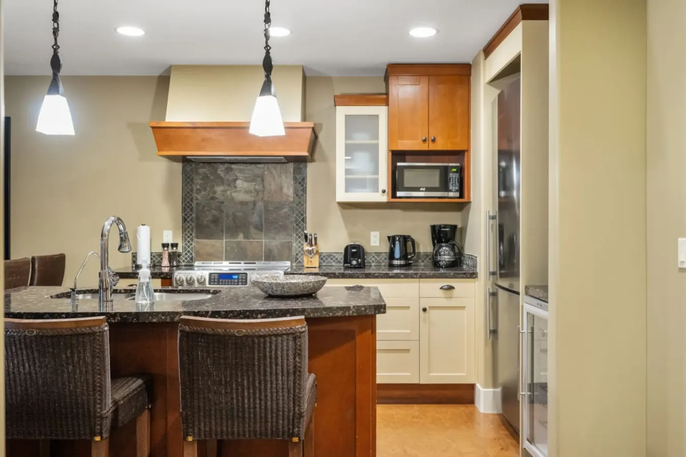 Solara Resort Suite: Hot Tub & Free Park Pass 14