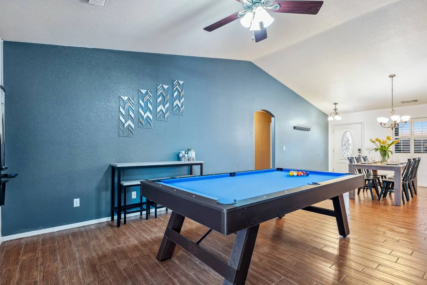 Pool Firepit Pool Table 3 Bd Sleeps 10 19