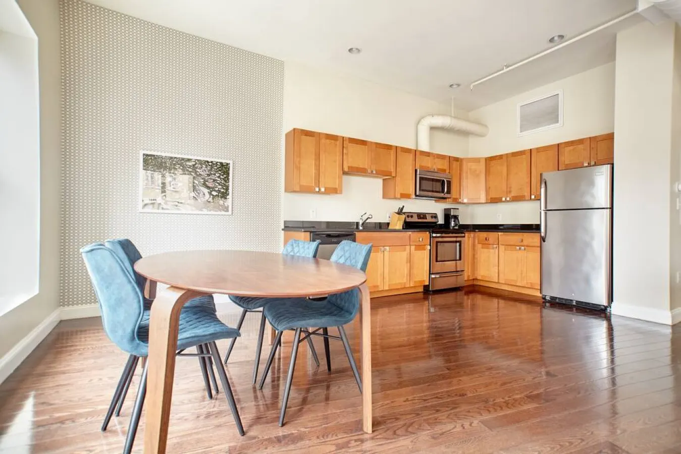 Open Air 2BR FIDI Boston Close to Everything! 10