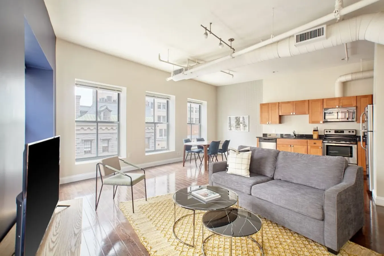 Open Air 2BR FIDI Boston Close to Everything! 12