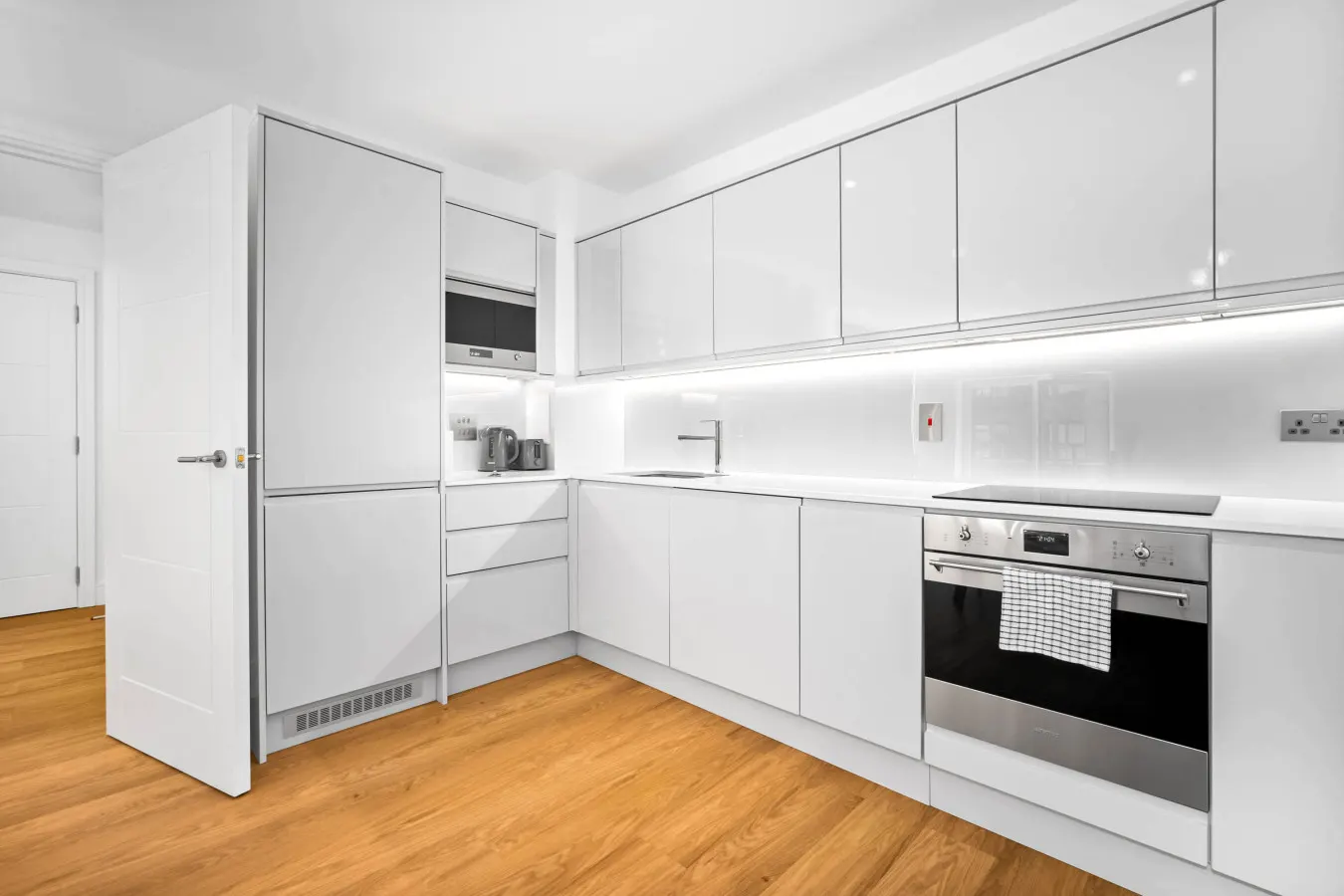 Modern Apartment - Balcony - Fast WiFi - Netflix — photo 3