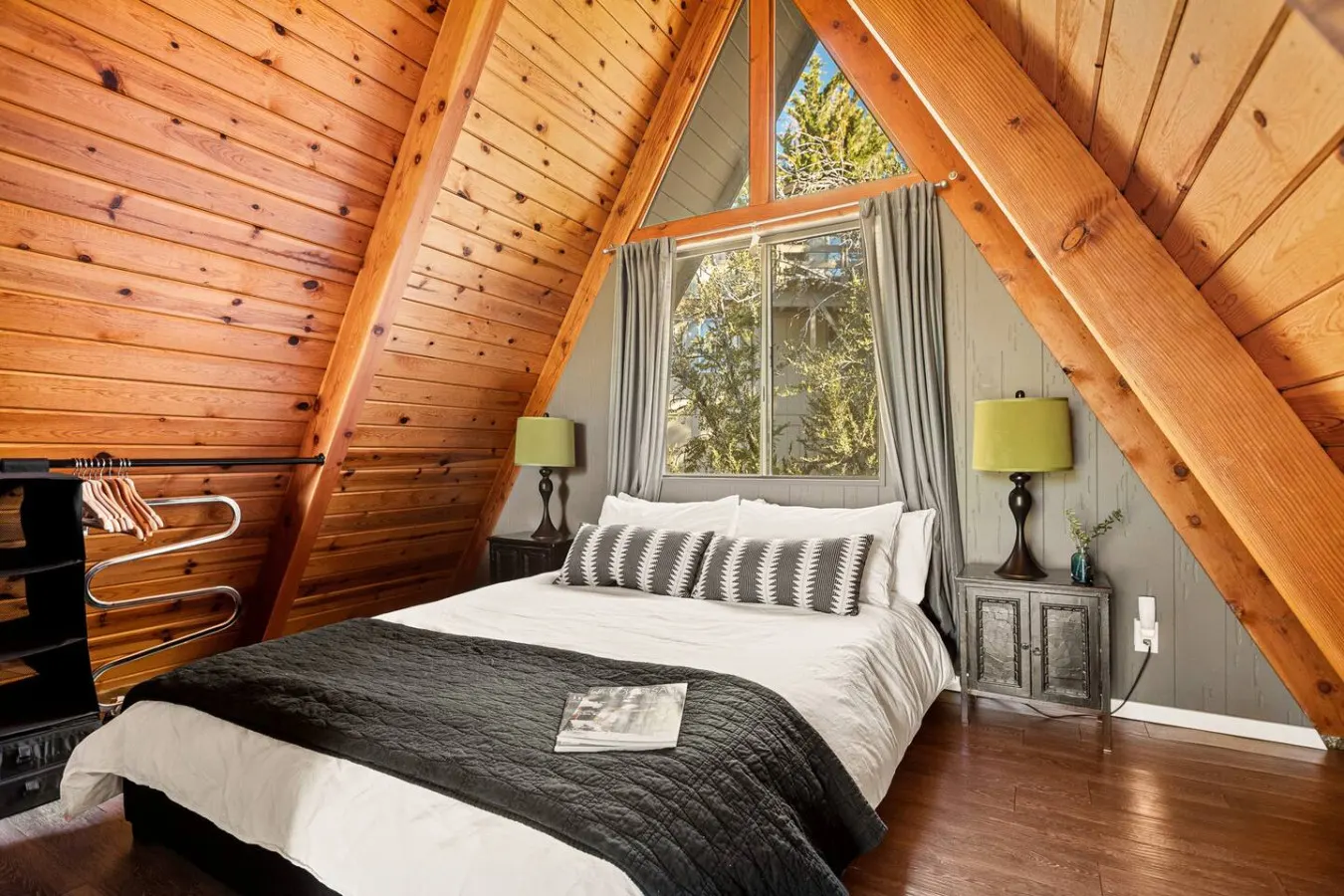 2BR A-Frame Mood, Slopes Views Near Bear Mountain 17