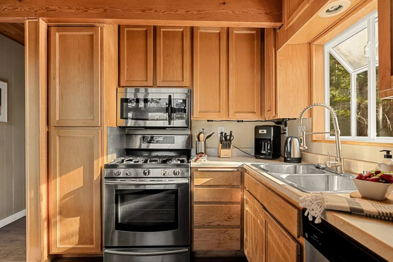 2BR A-Frame Mood, Slopes Views Near Bear Mountain — photo 4