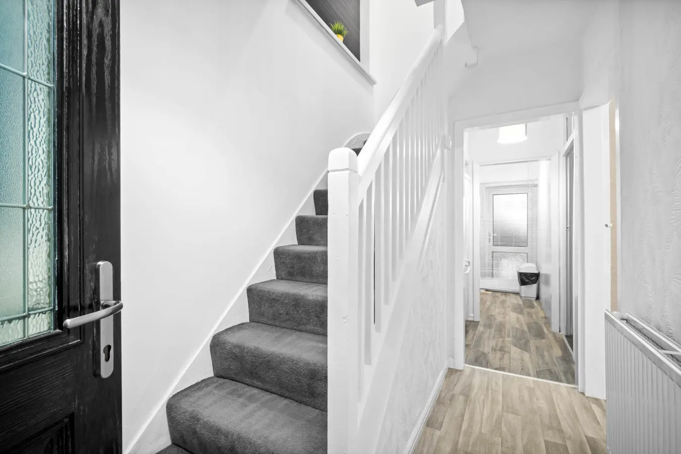 Modern Four Bedroom House - 7 Guests - Garden - Parking 11
