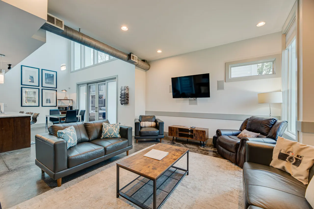 SLEEPS 24!!!!; SIDE BY SIDE UNITS; HOTTUB; DOWNTOWN!! 11