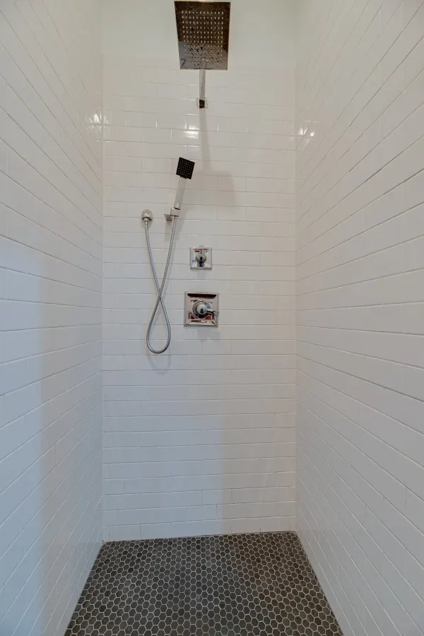 SLEEPS 24!!!!; SIDE BY SIDE UNITS; HOTTUB; DOWNTOWN!! 19