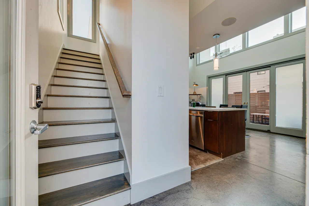SLEEPS 24!!!!; SIDE BY SIDE UNITS; HOTTUB; DOWNTOWN!! 6