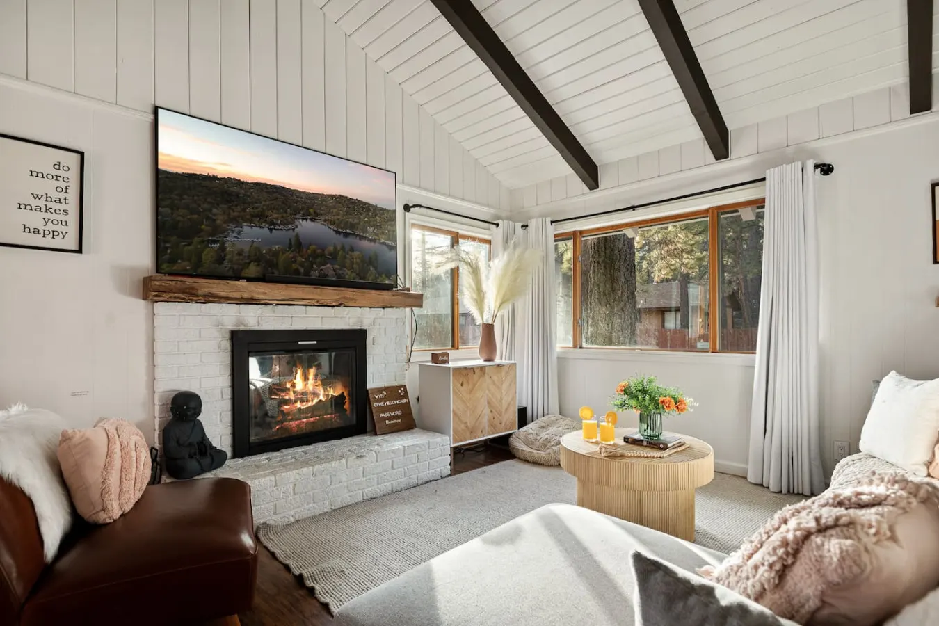 Willow Cabin | Hot Tub, Mins 2 Snow Summit — photo 2