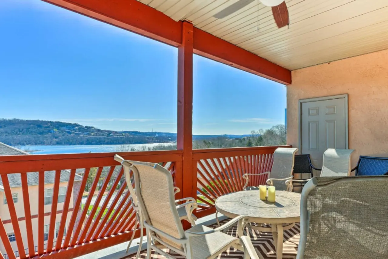 Luxury Condo With Boat Slip 3 minutes to SDC — photo 2