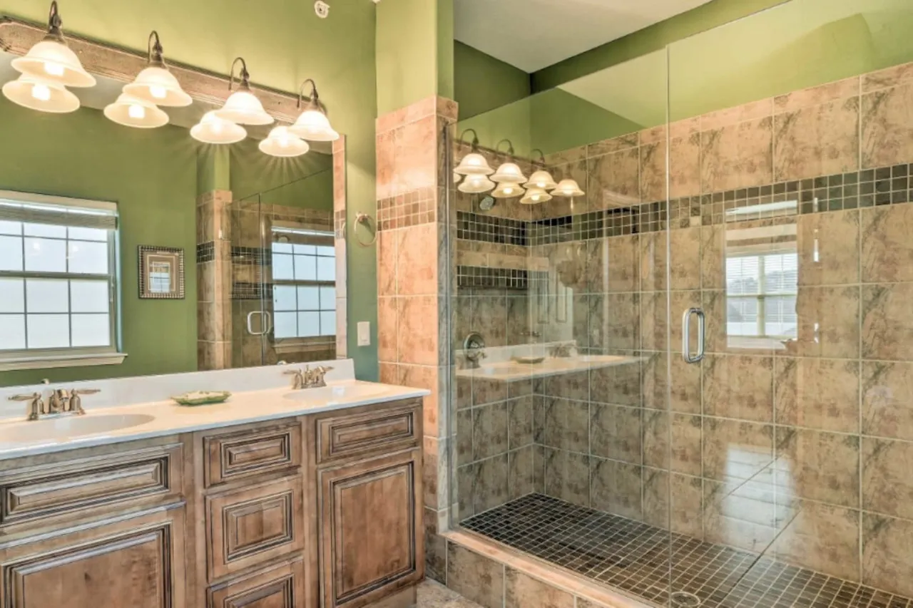 Luxury Condo With Boat Slip 3 minutes to SDC 14