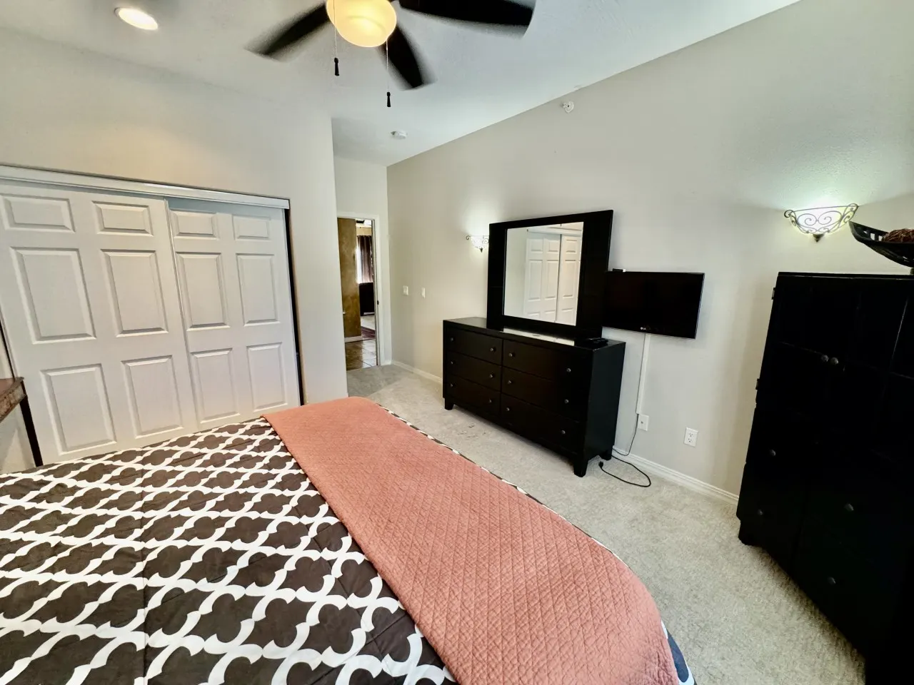Luxury Condo With Boat Slip 3 minutes to SDC 16