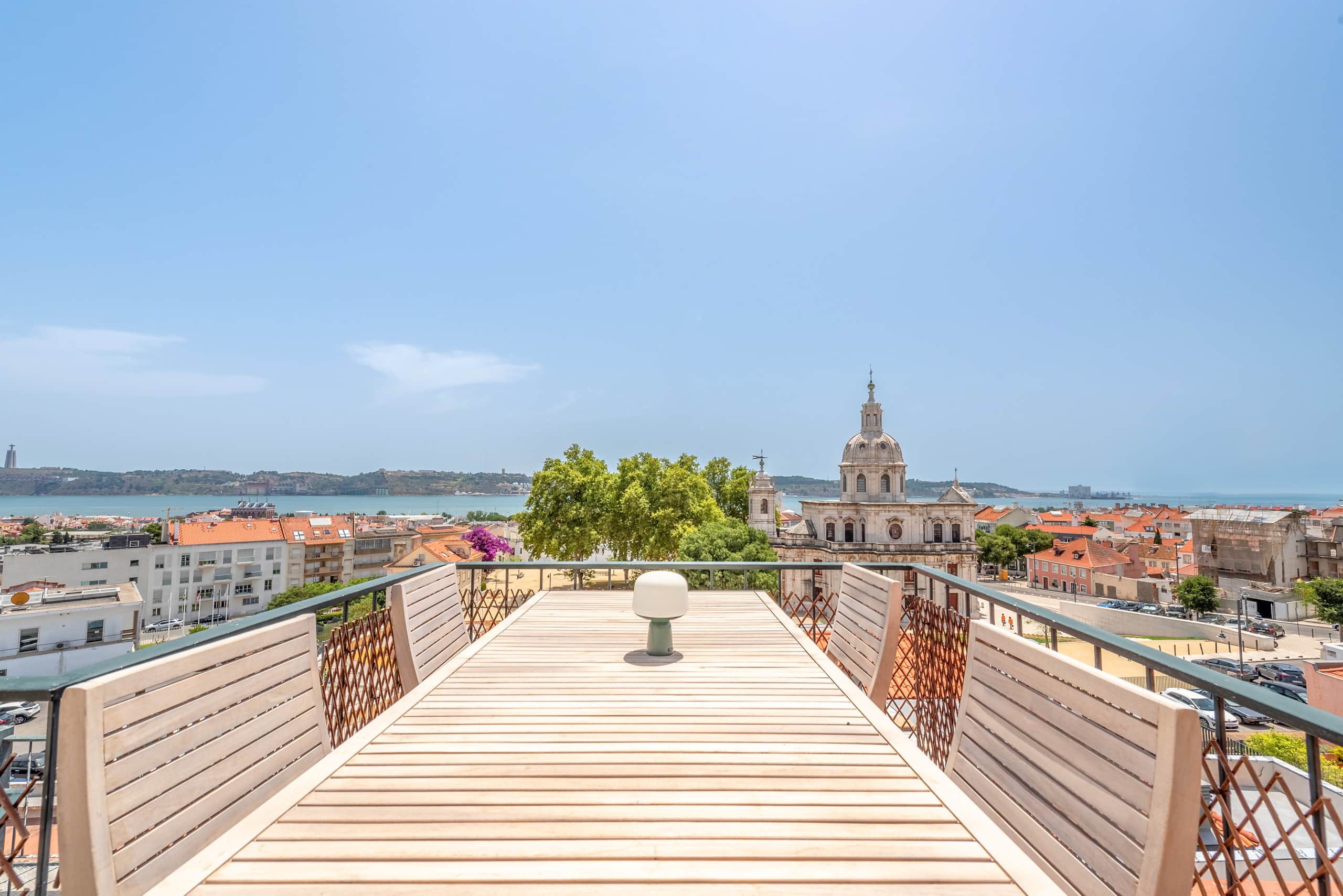 Belém Apt with Panoramic Rooftop 4