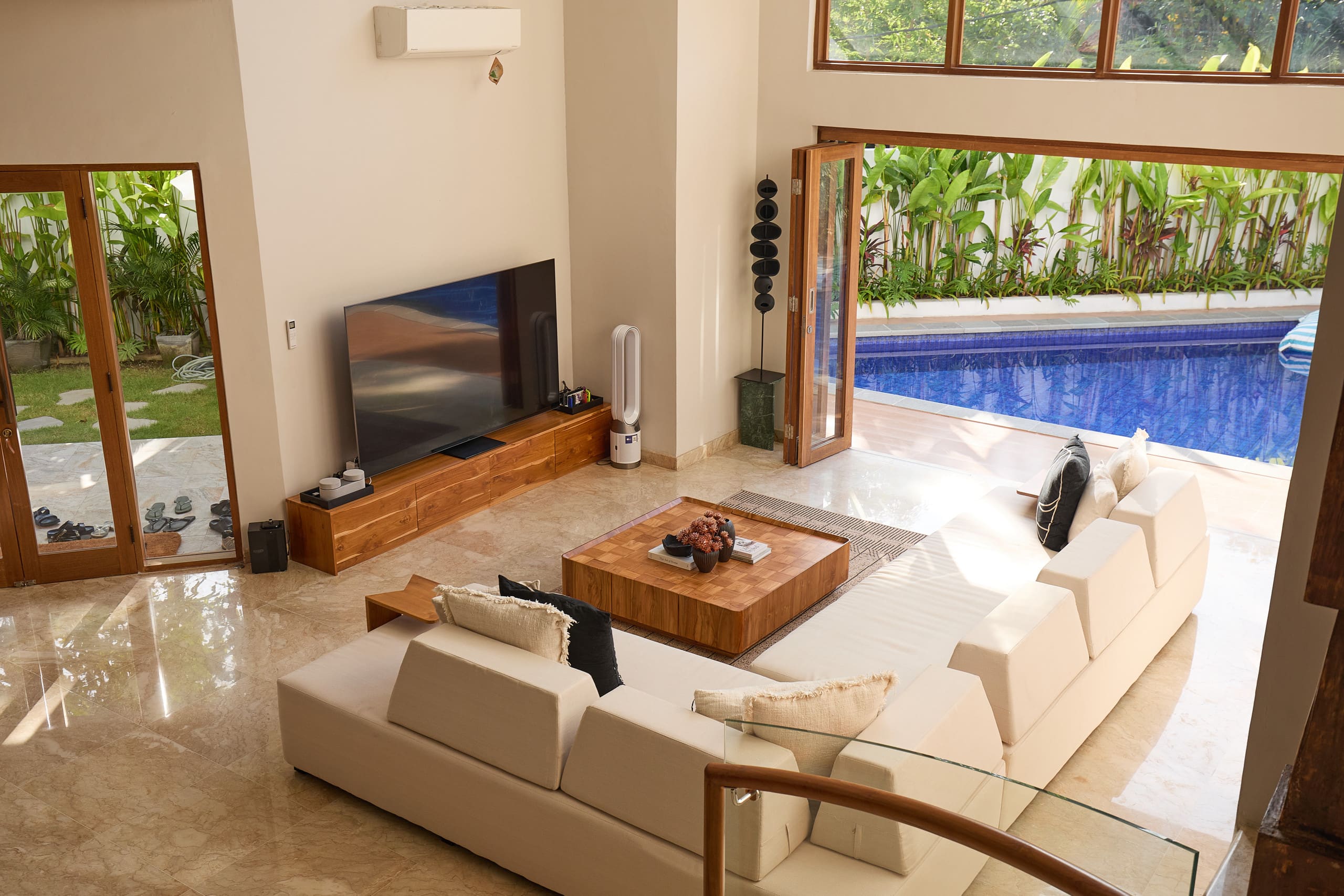 Fale Seminyak - Luxury Villa 5BR w/ Gym & Spa Room — photo 2