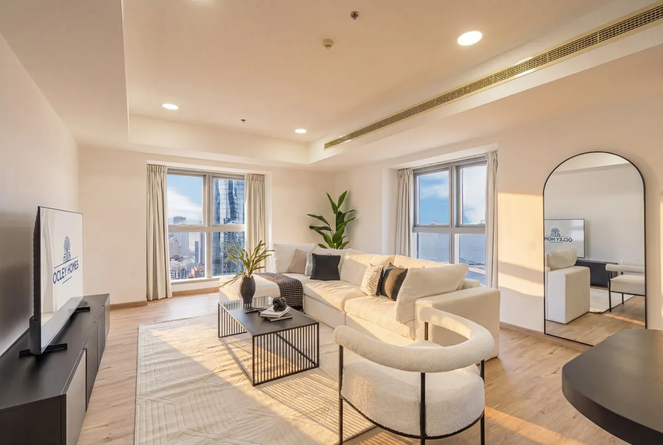 Central Spacious Marina Home on the 64th Floor 6