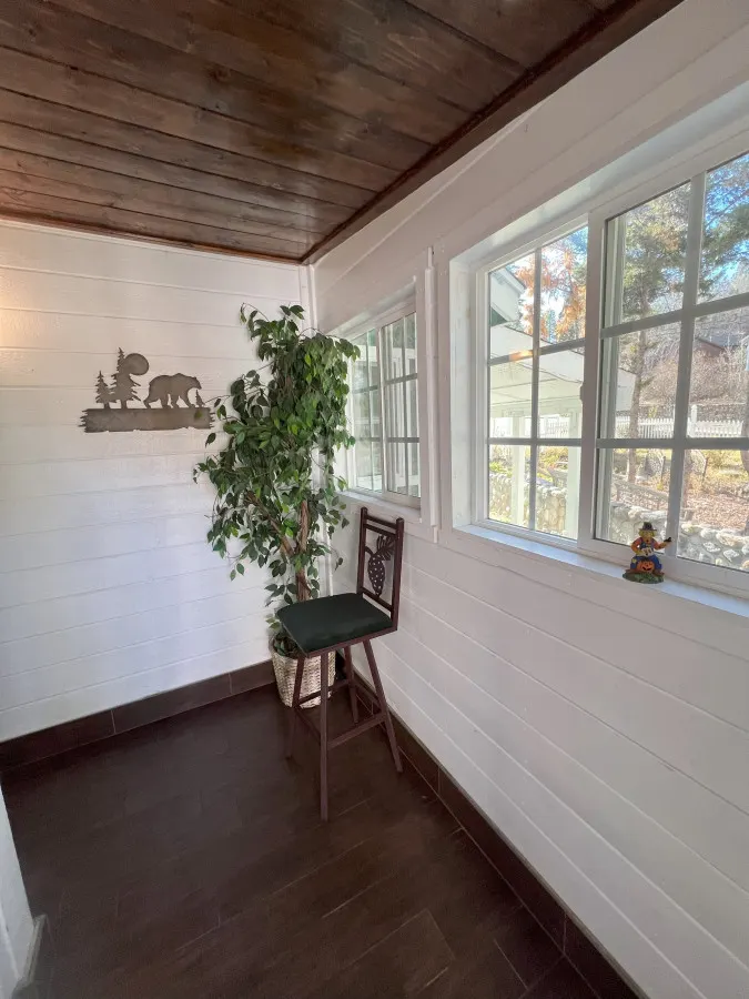 Cute Cabin W/ Hot Tub - Bear Manor #15 — photo 3