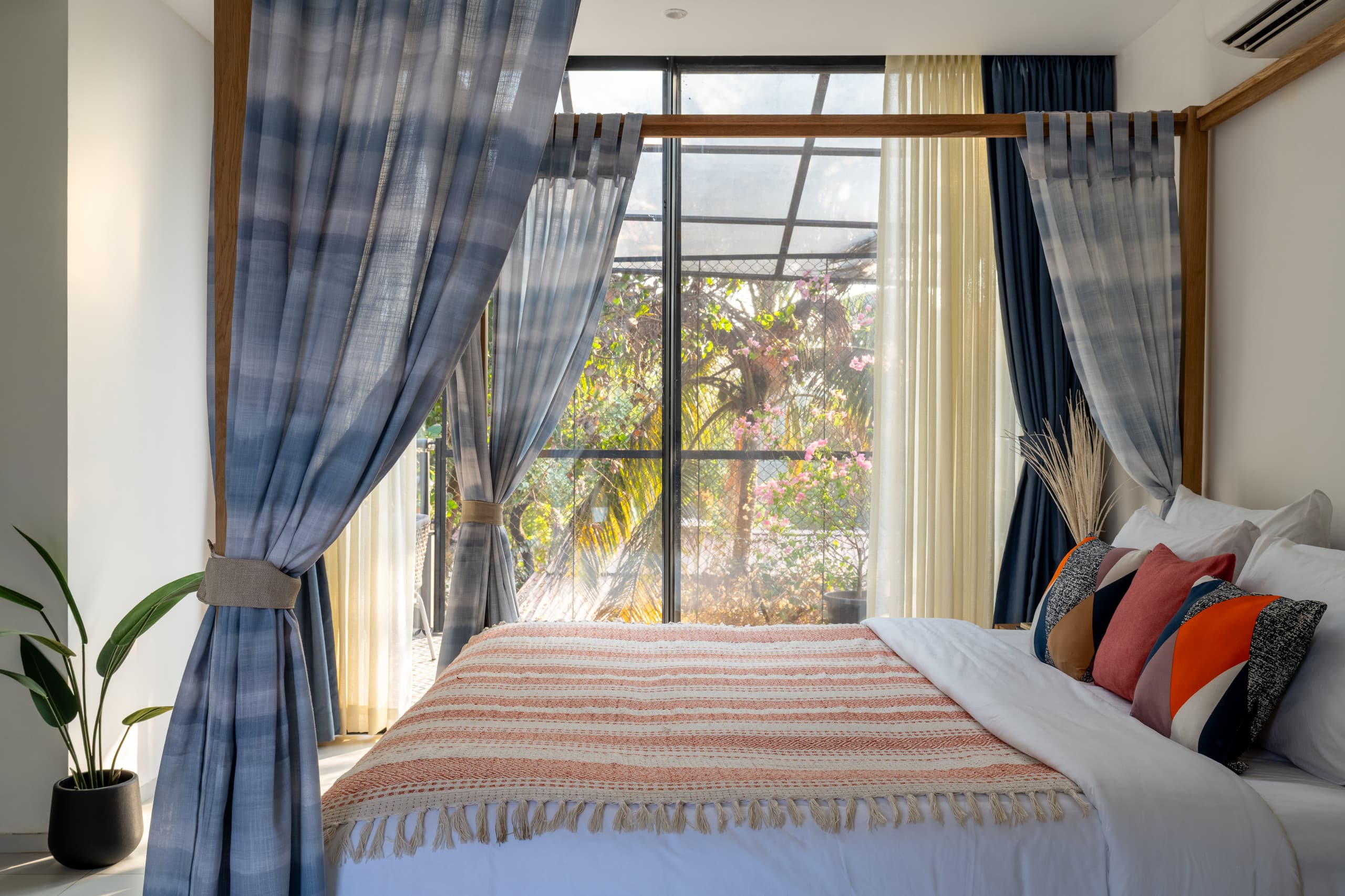 Lindsay Manor | Santo Sovrano | 4BHK | Heated Pool 21