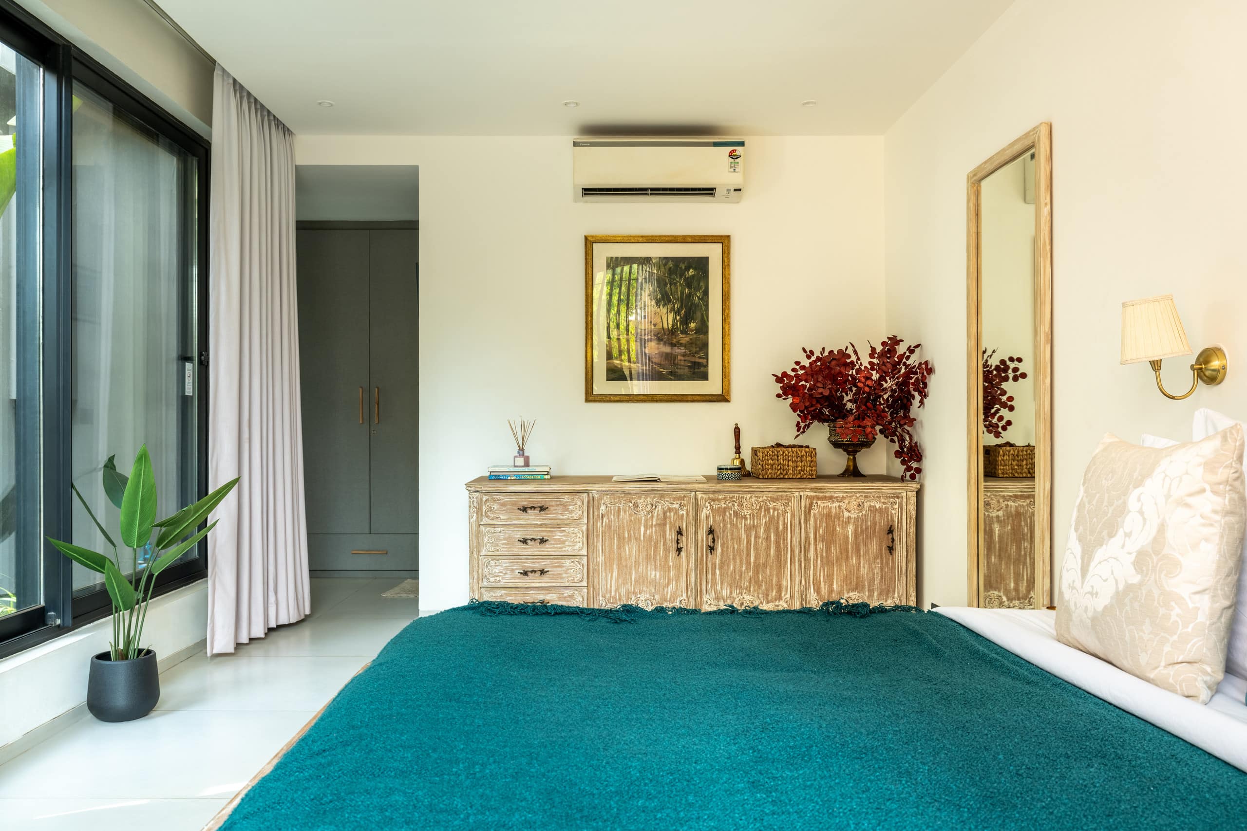 Lindsay Manor | Santo Sovrano | 4BHK | Heated Pool 28