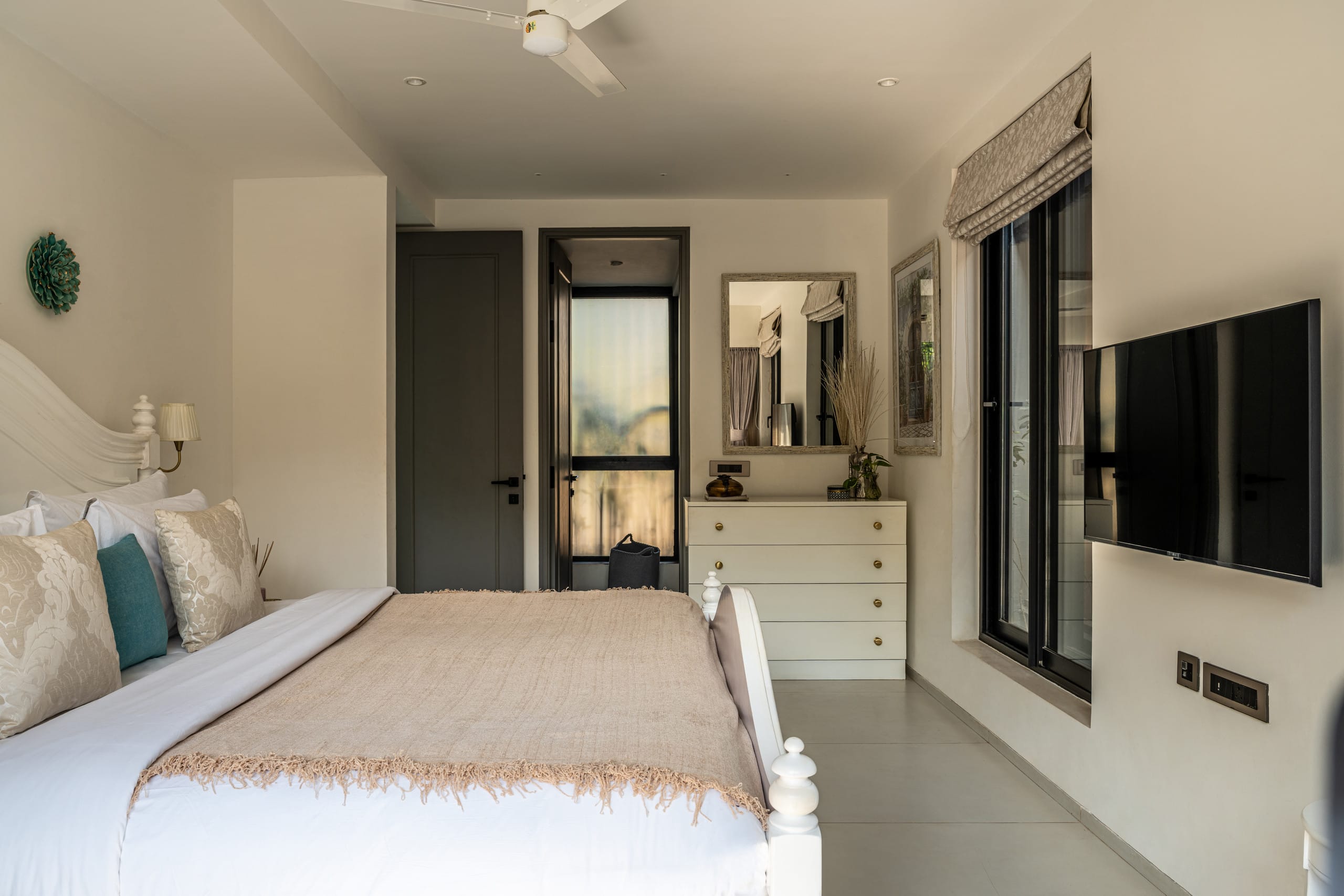 Lindsay Manor | Santo Sovrano | 4BHK | Heated Pool 29