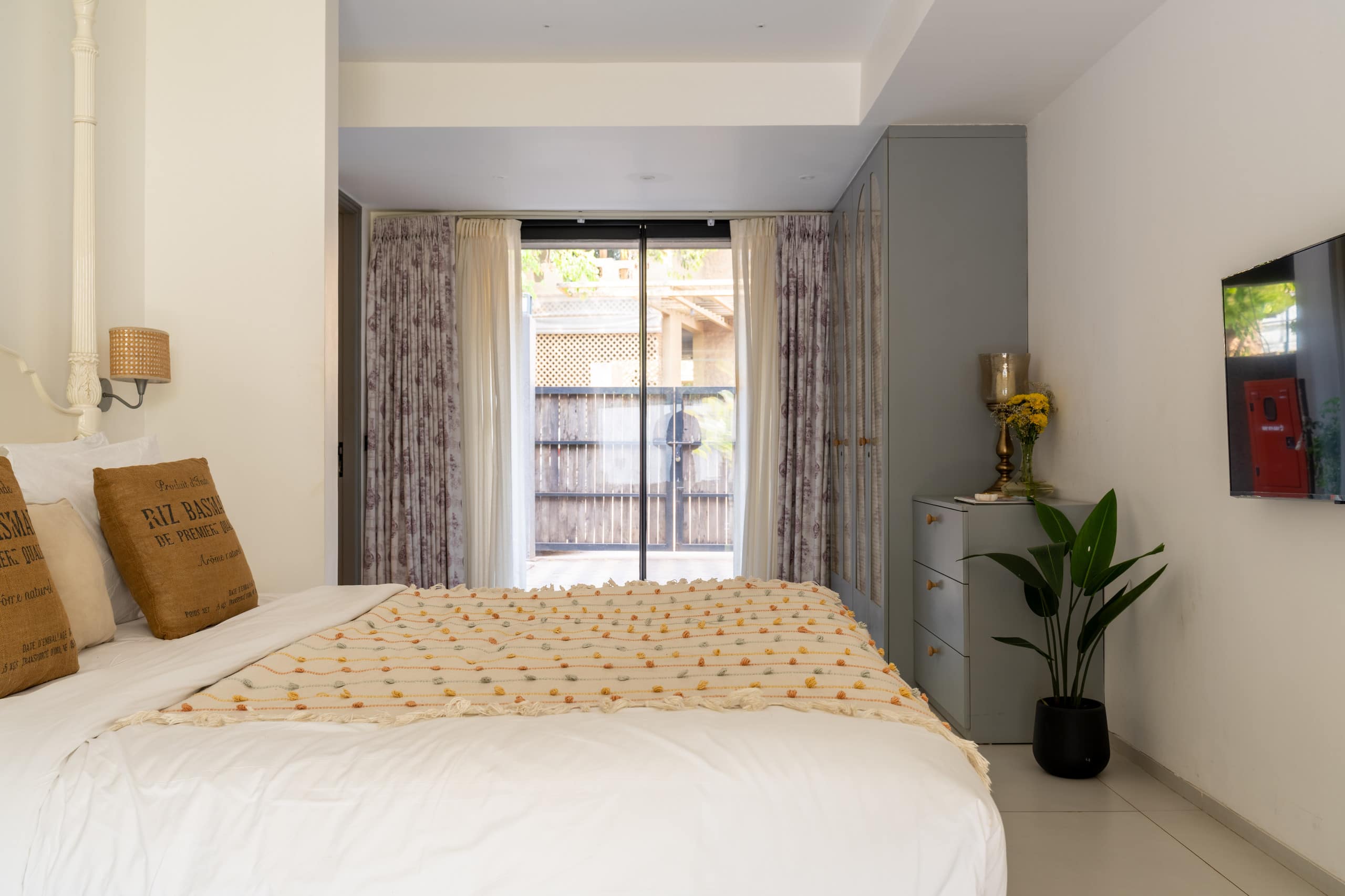 Lindsay Manor | Santo Sovrano | 4BHK | Heated Pool 26