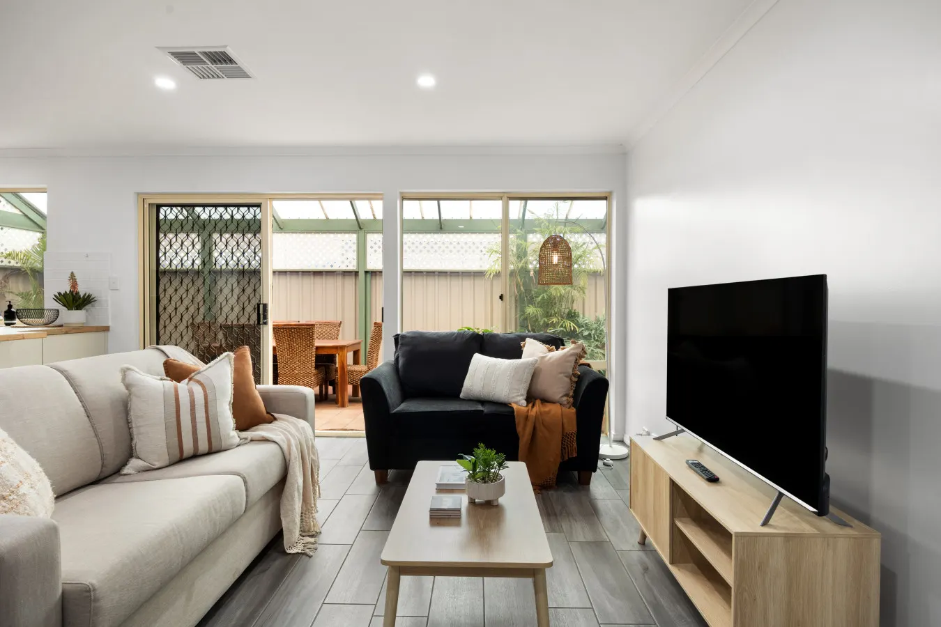 North Haven Days—Modern Comfort near the Beach 8