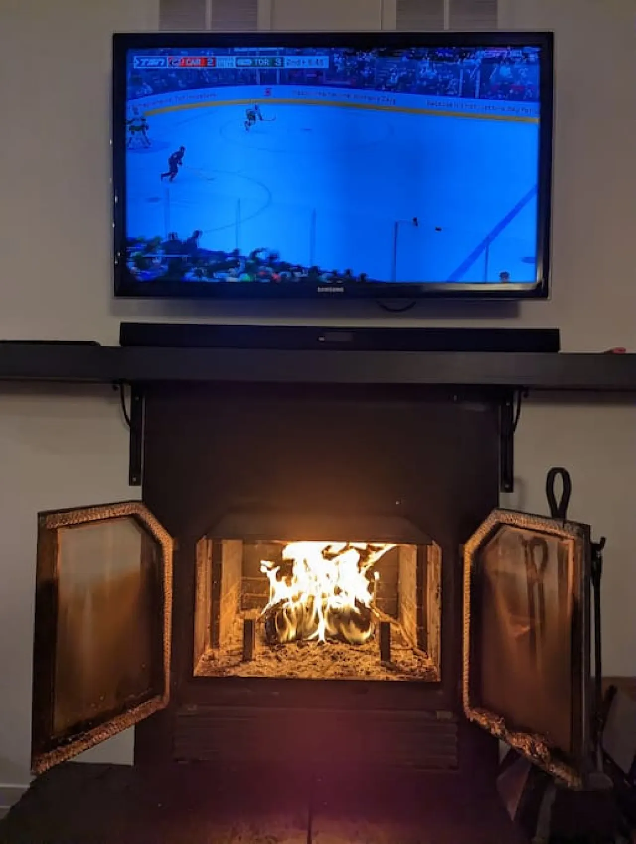 Stunning lakefront 4 season cottage in PEC - One beach pass included! 19