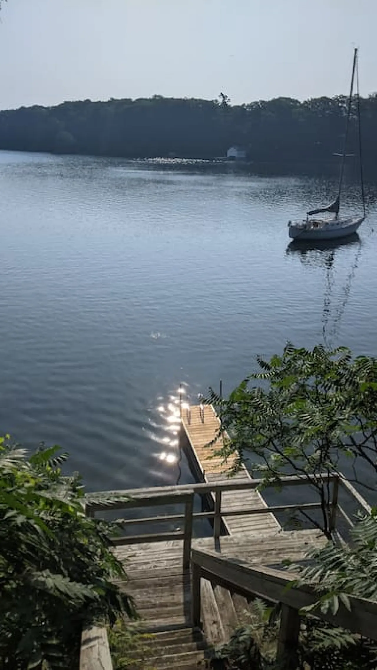 Stunning lakefront 4 season cottage in PEC - One beach pass included! — photo 3