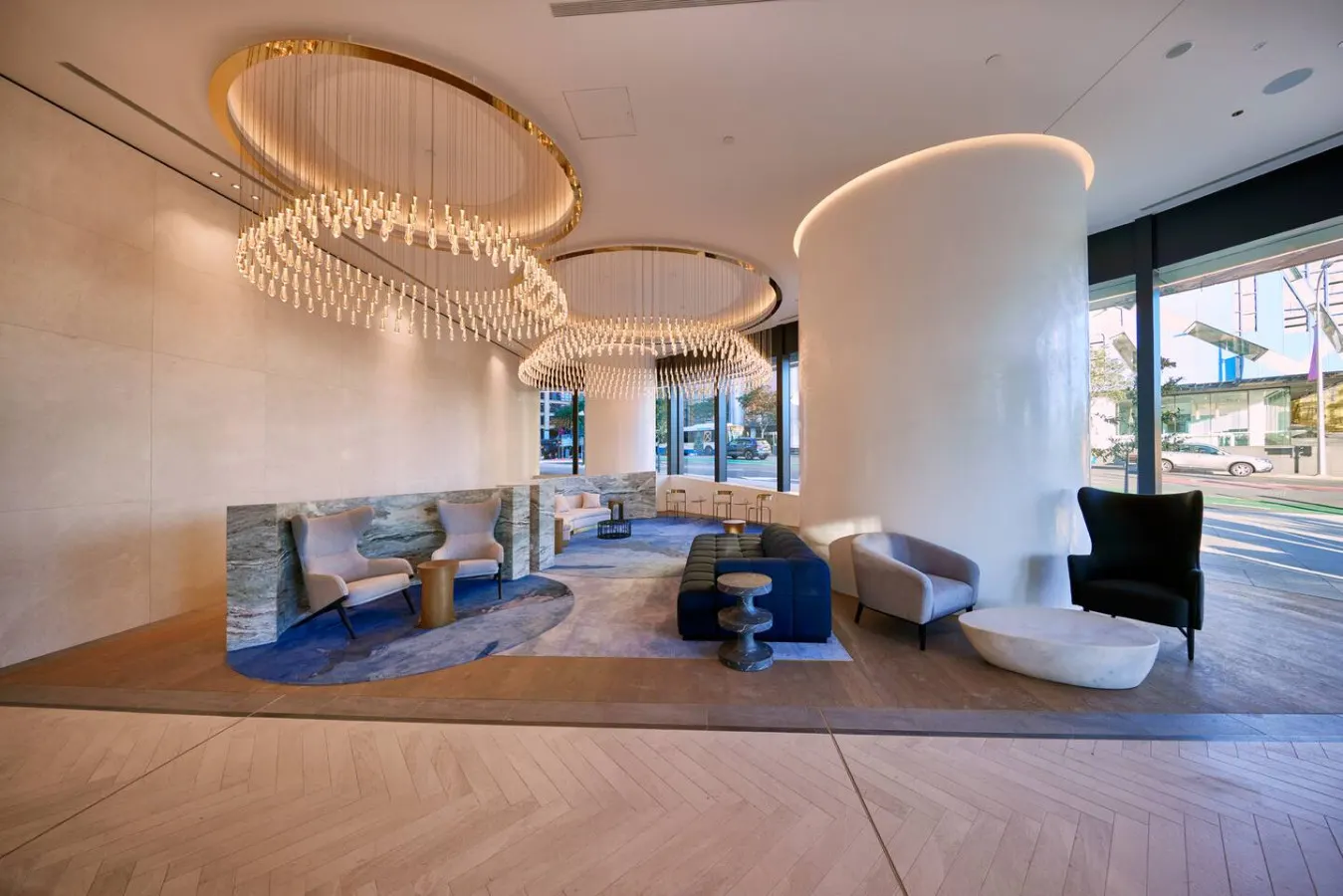 2B2B High Floor Apt with RiverView & Parking 13