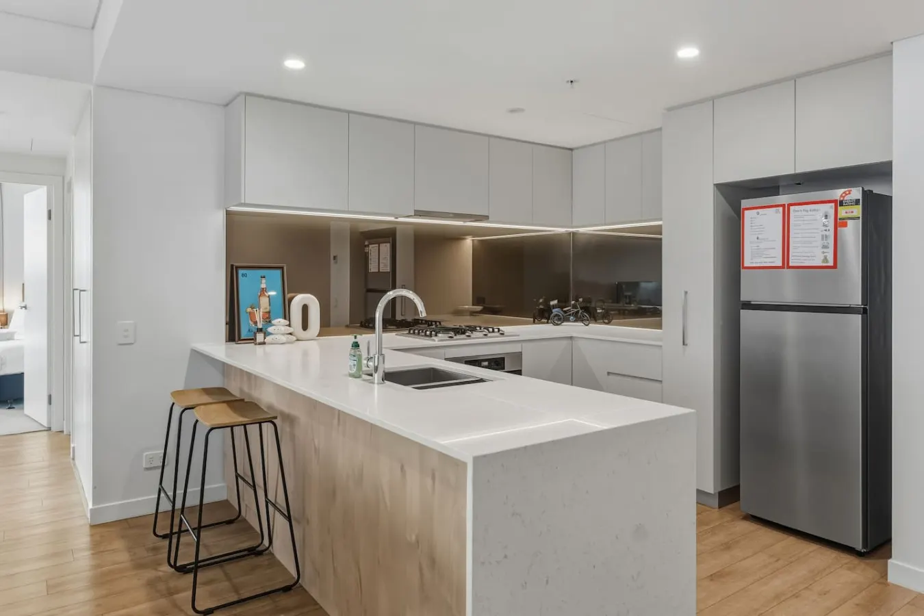 2B2B High Floor Apt with RiverView & Parking 17