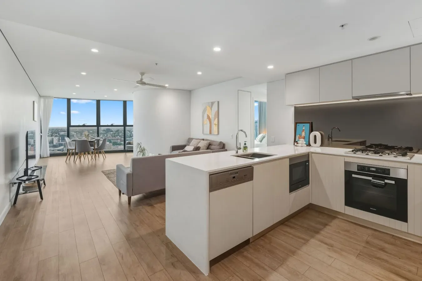 2B2B High Floor Apt with RiverView & Parking 19
