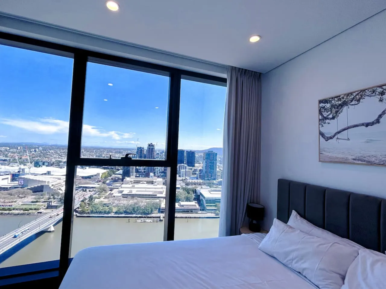 2B2B High Floor Apt with RiverView & Parking — photo 4