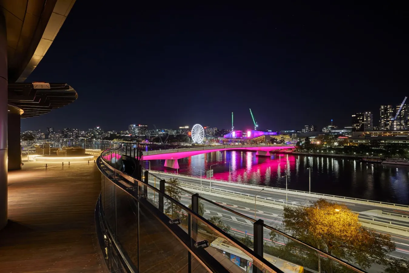2B2B High Floor Apt with RiverView & Parking 7