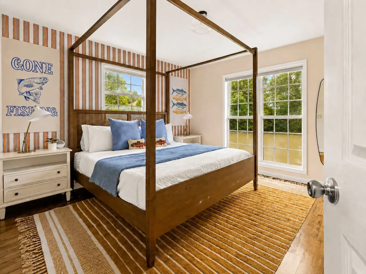 Lakefront Game & Movie Room, Hot Tub, EV Charger 17