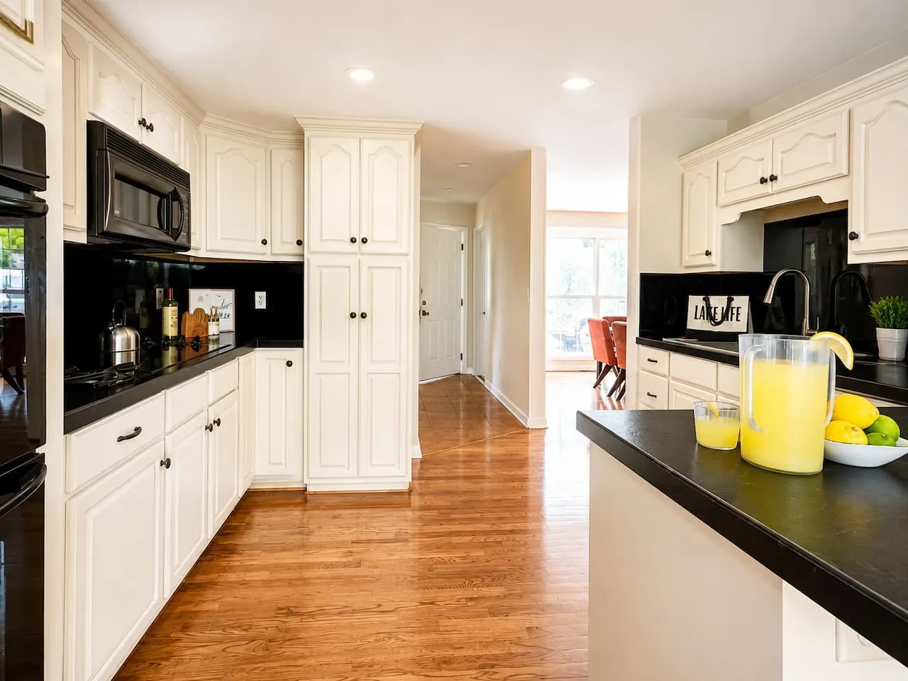 Lakefront Game & Movie Room, Hot Tub, EV Charger 8
