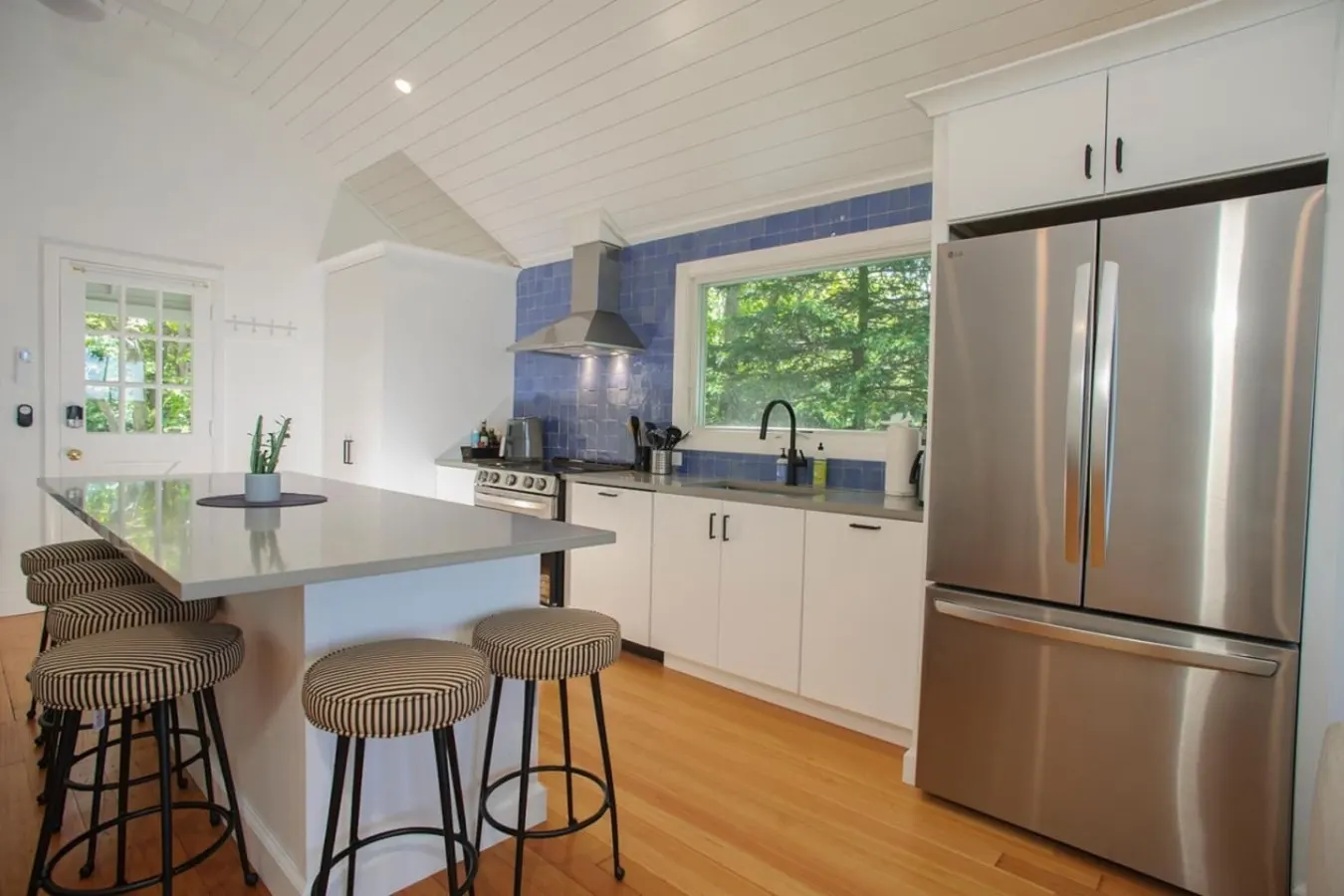 Waterfront Retreat w/ Guest Cottage & Sunsets 14