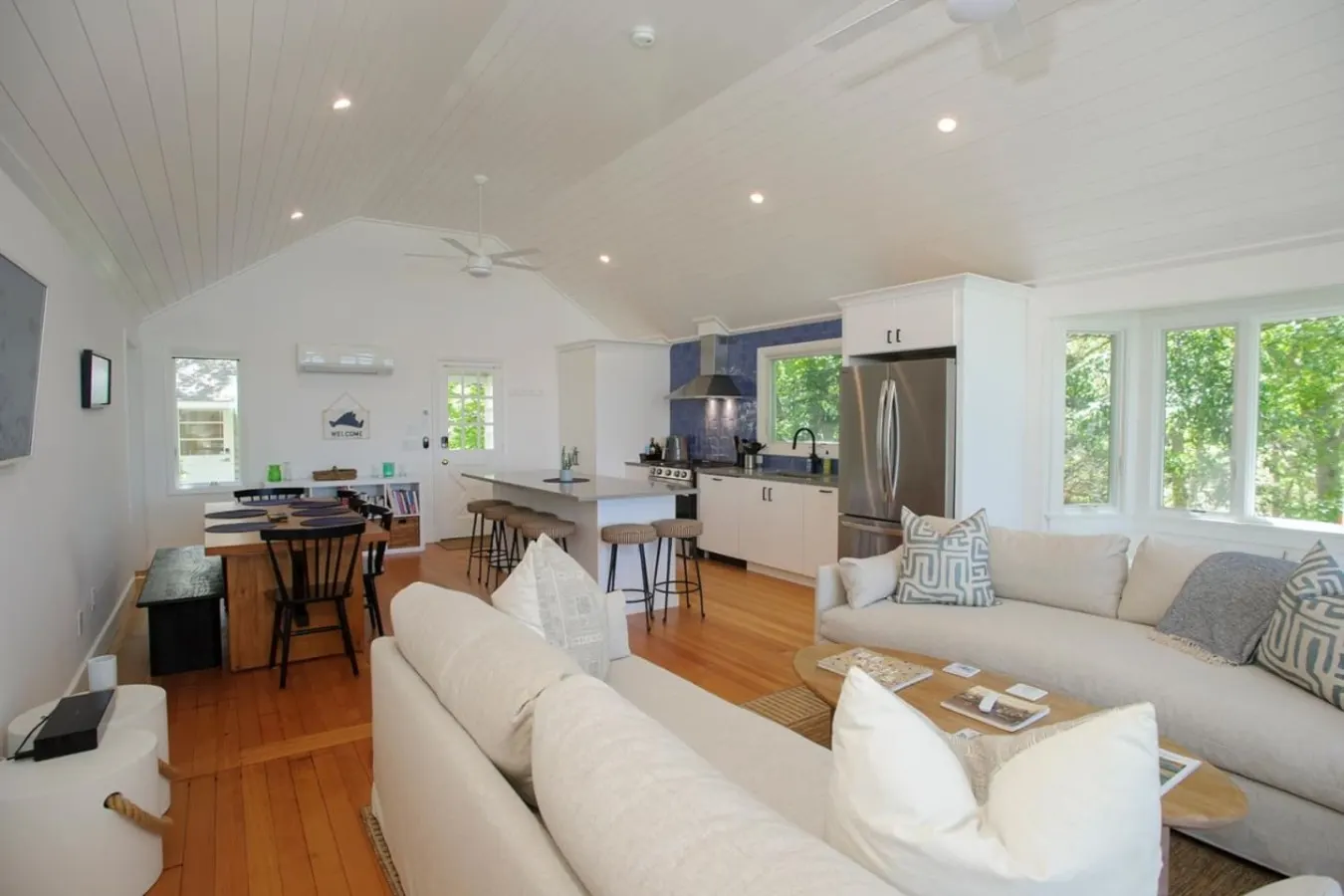 Waterfront Retreat w/ Guest Cottage & Sunsets 8