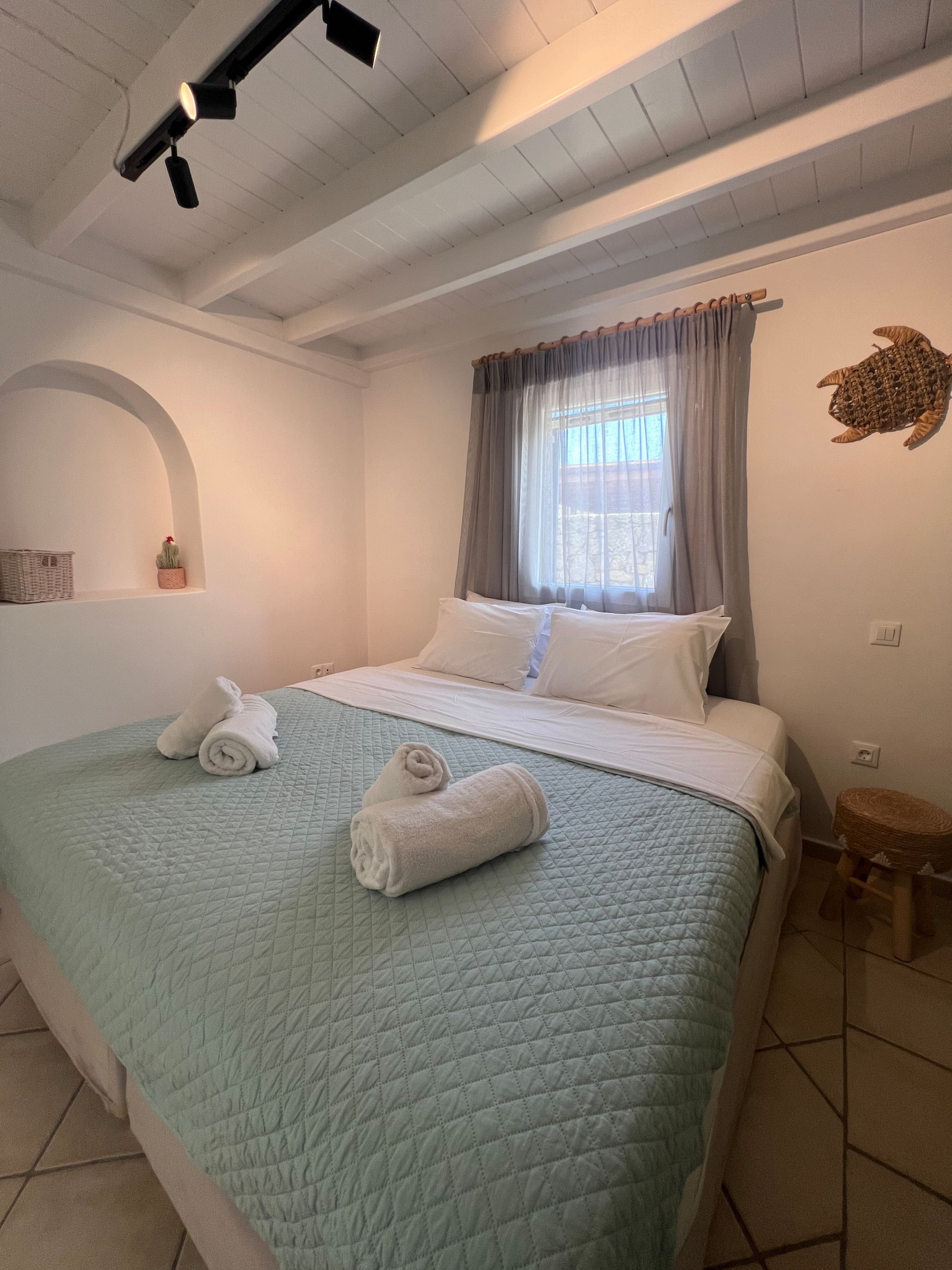 SeaWalk- 6Bed Villa- Pool- 200m to Ftelia beach 39