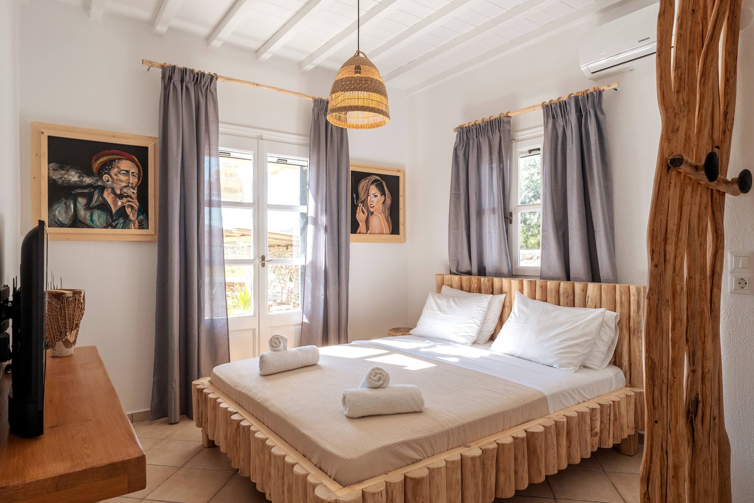 SeaWalk- 6Bed Villa- Pool- 200m to Ftelia beach 14