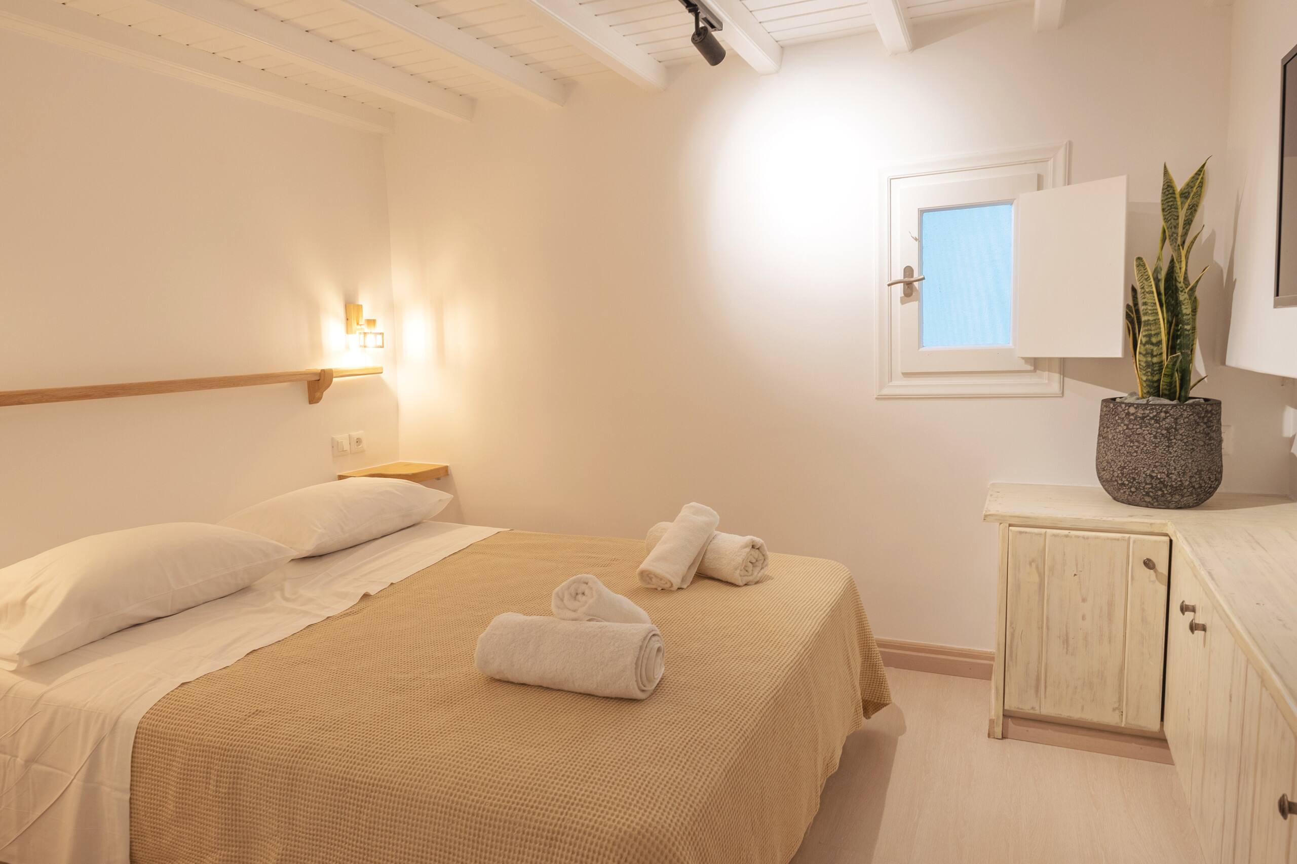 SeaWalk- 6Bed Villa- Pool- 200m to Ftelia beach 20