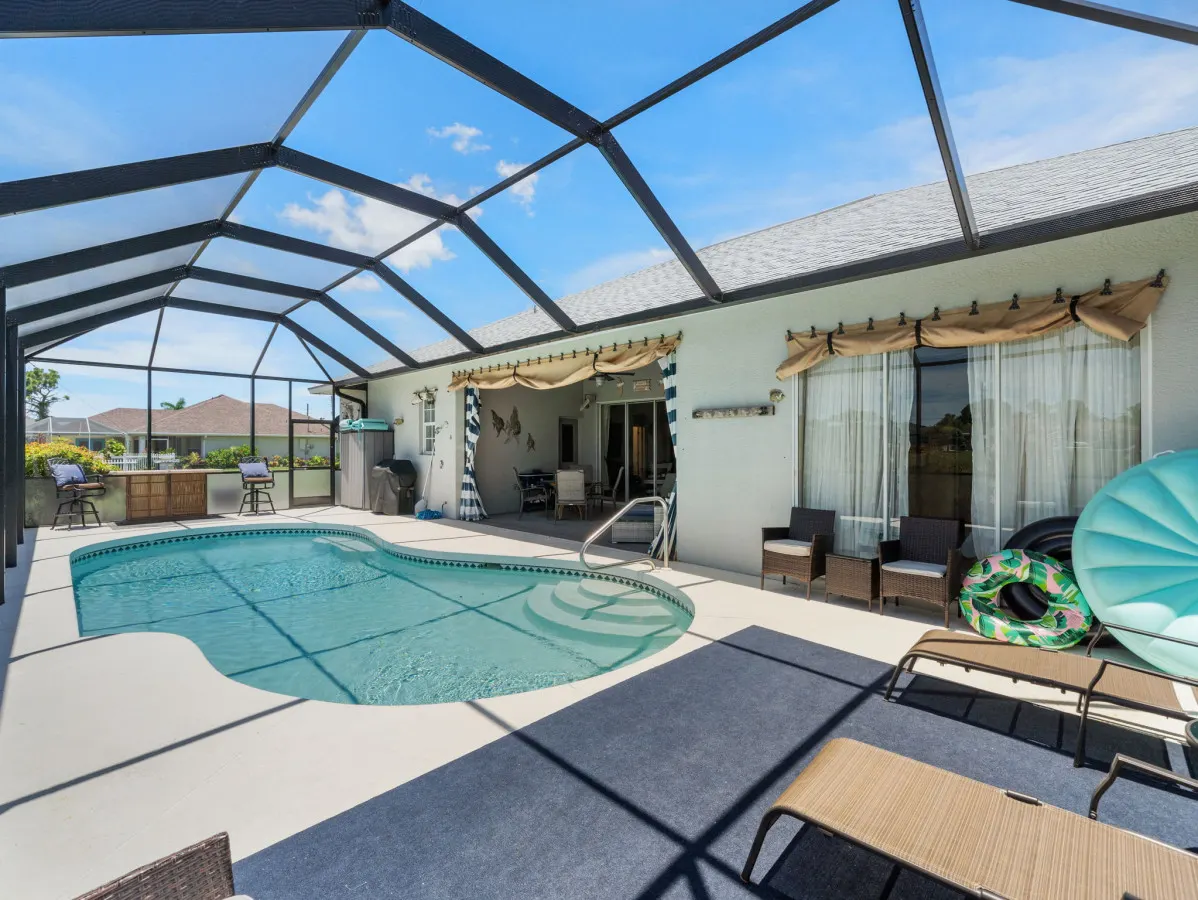 Florida Pearl near Englewood & Boca Grande Beaches