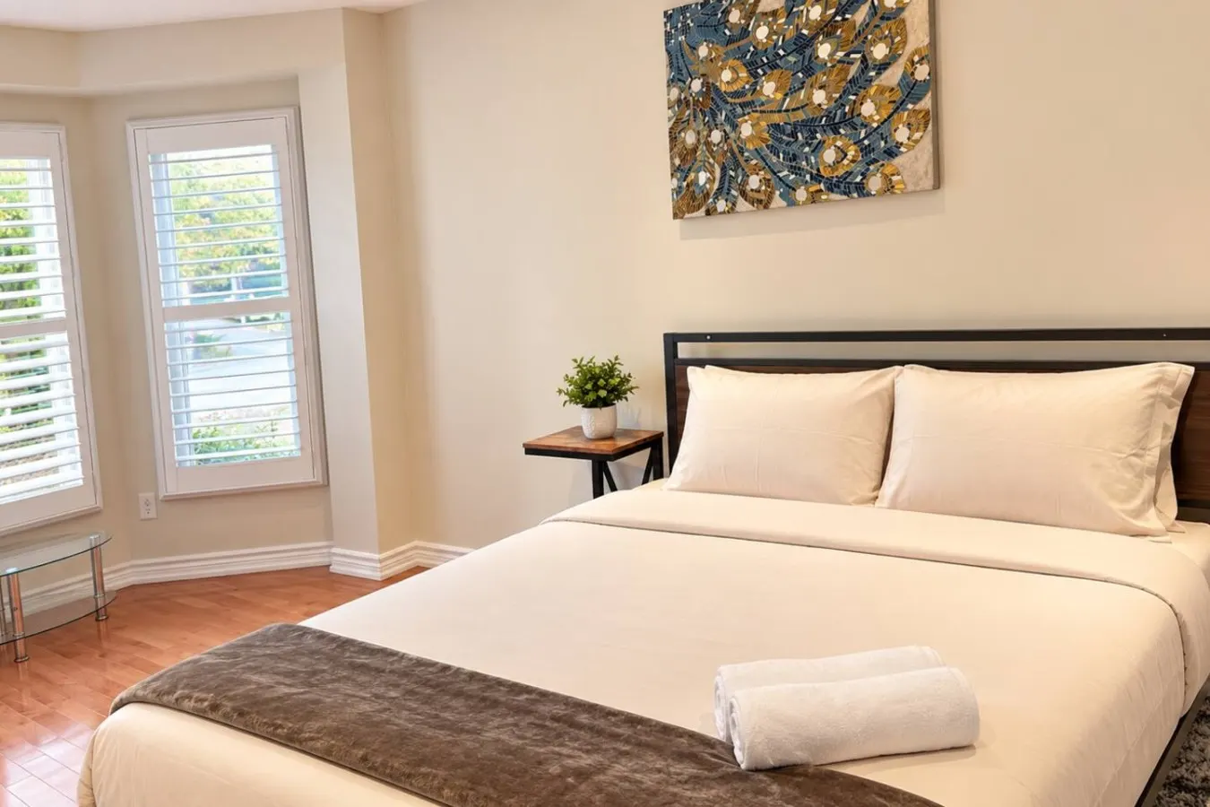Spacious 4BR in Mississauga | Sleeps 9 | 3 CarPark