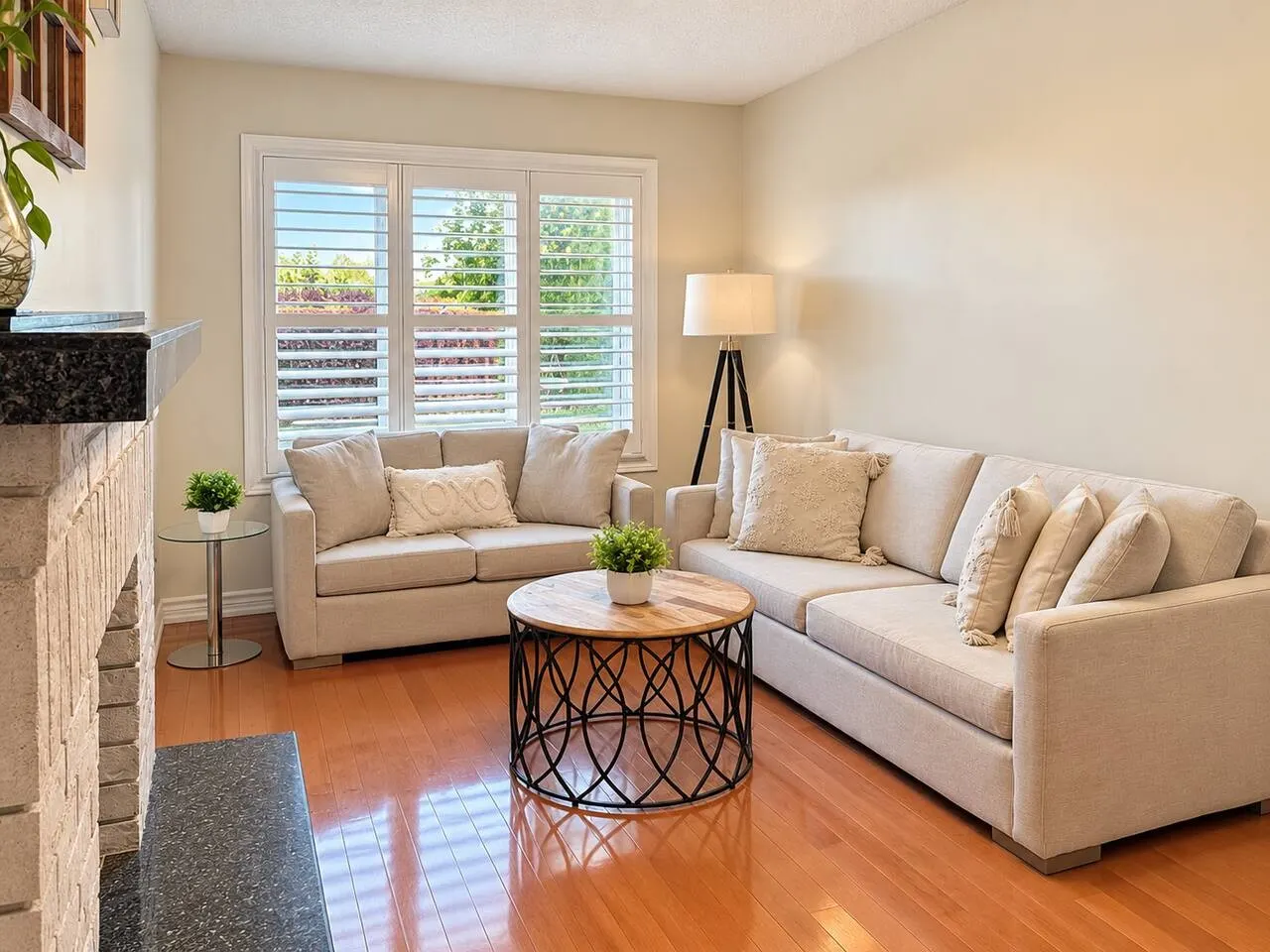 Spacious 4BR in Mississauga | Sleeps 9 | 3 CarPark — photo 2