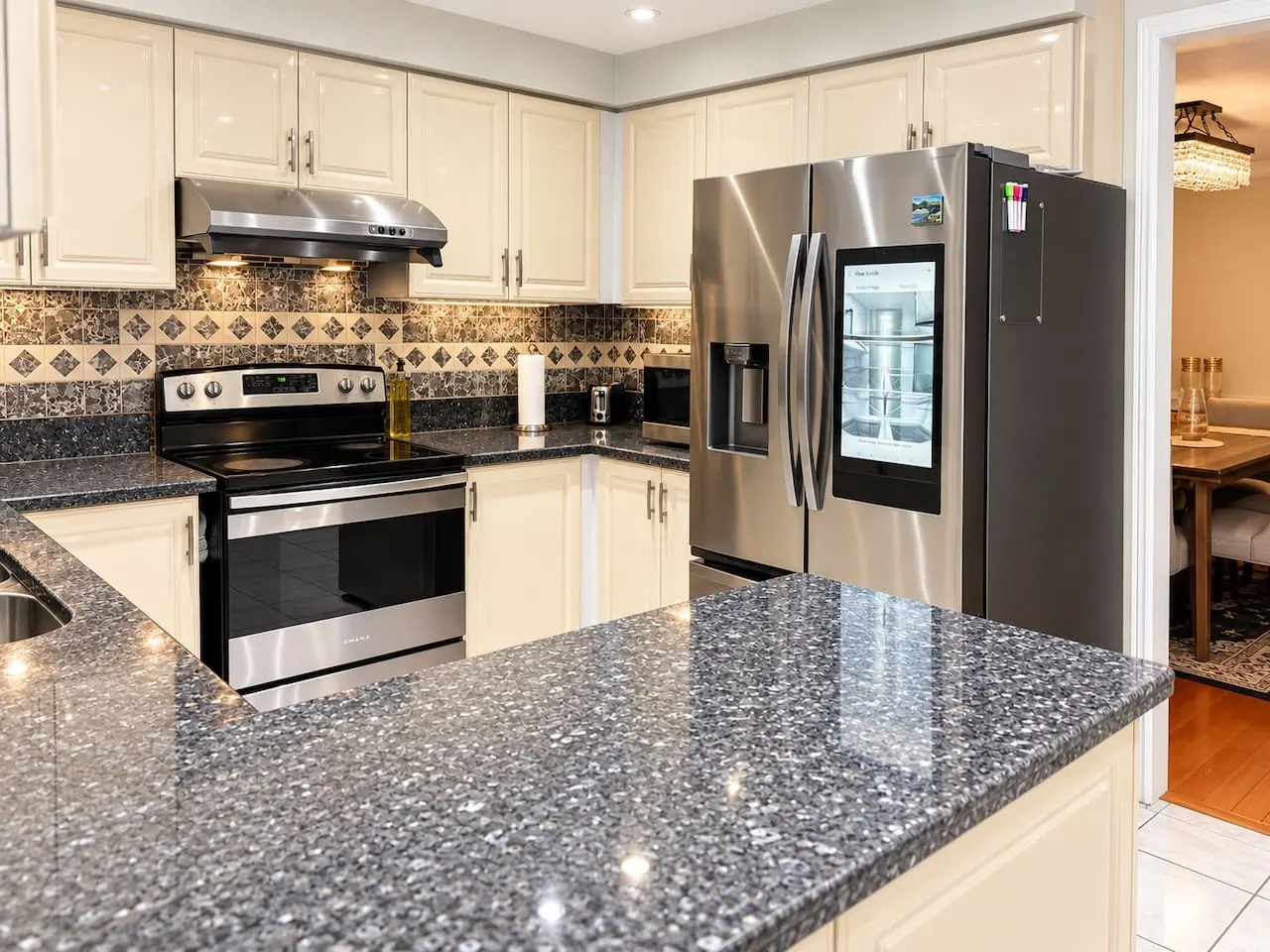 Spacious 4BR in Mississauga Sleeps 9 3 CarPark 17