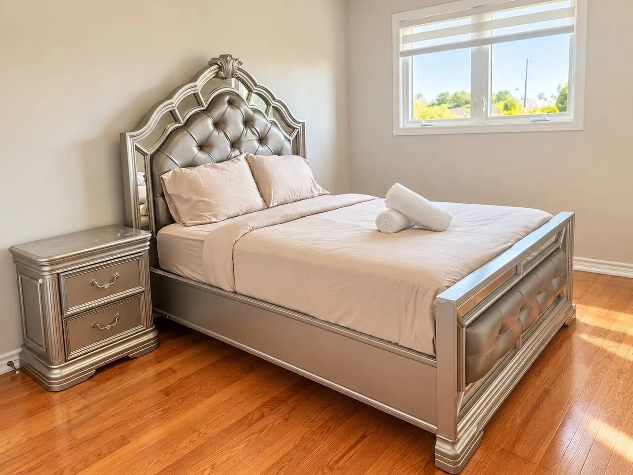 Spacious 4BR in Mississauga | Sleeps 9 | 3 CarPark — photo 3